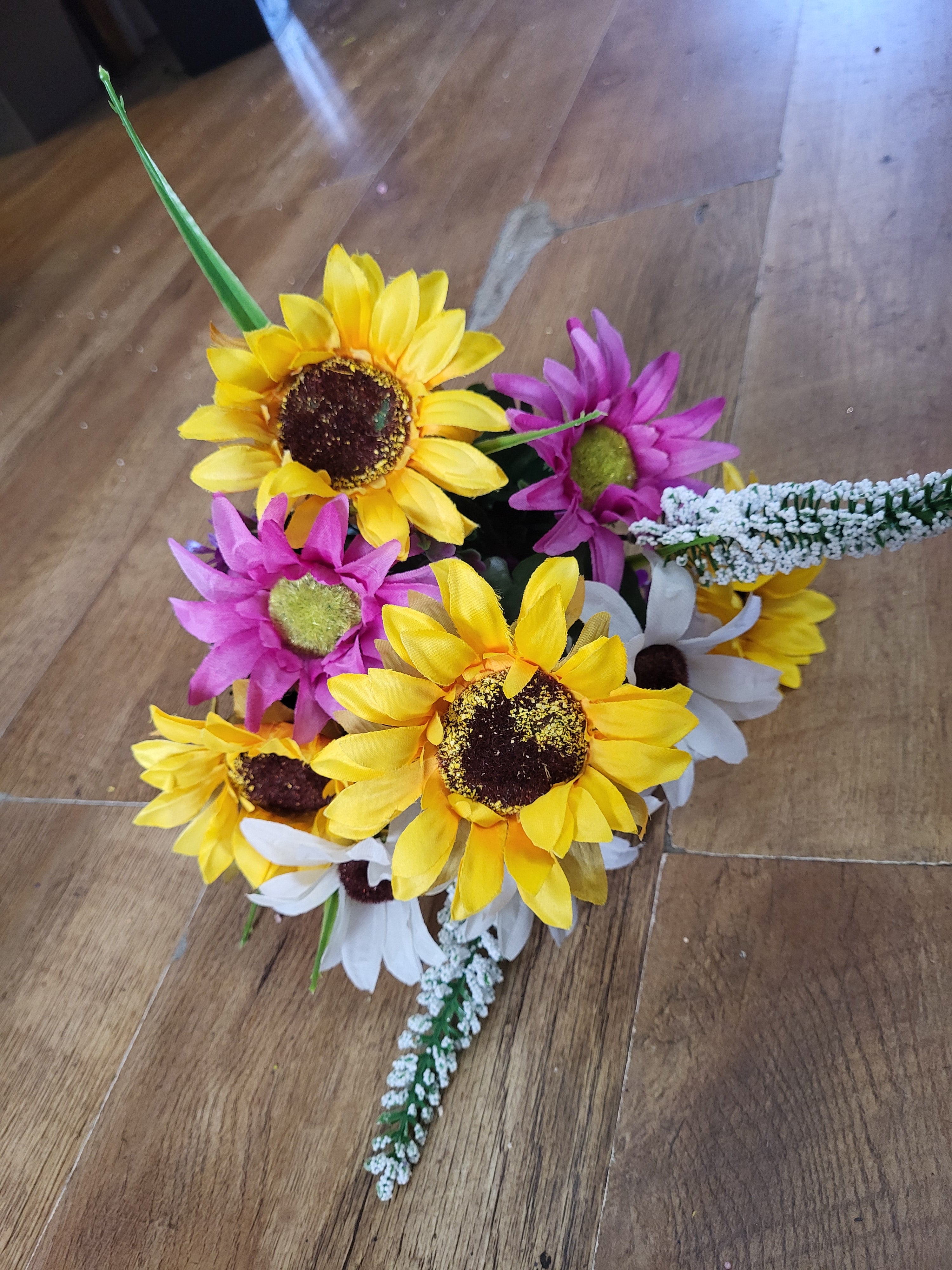 Sunflower mixed bouquet  - 2 colours available image 4