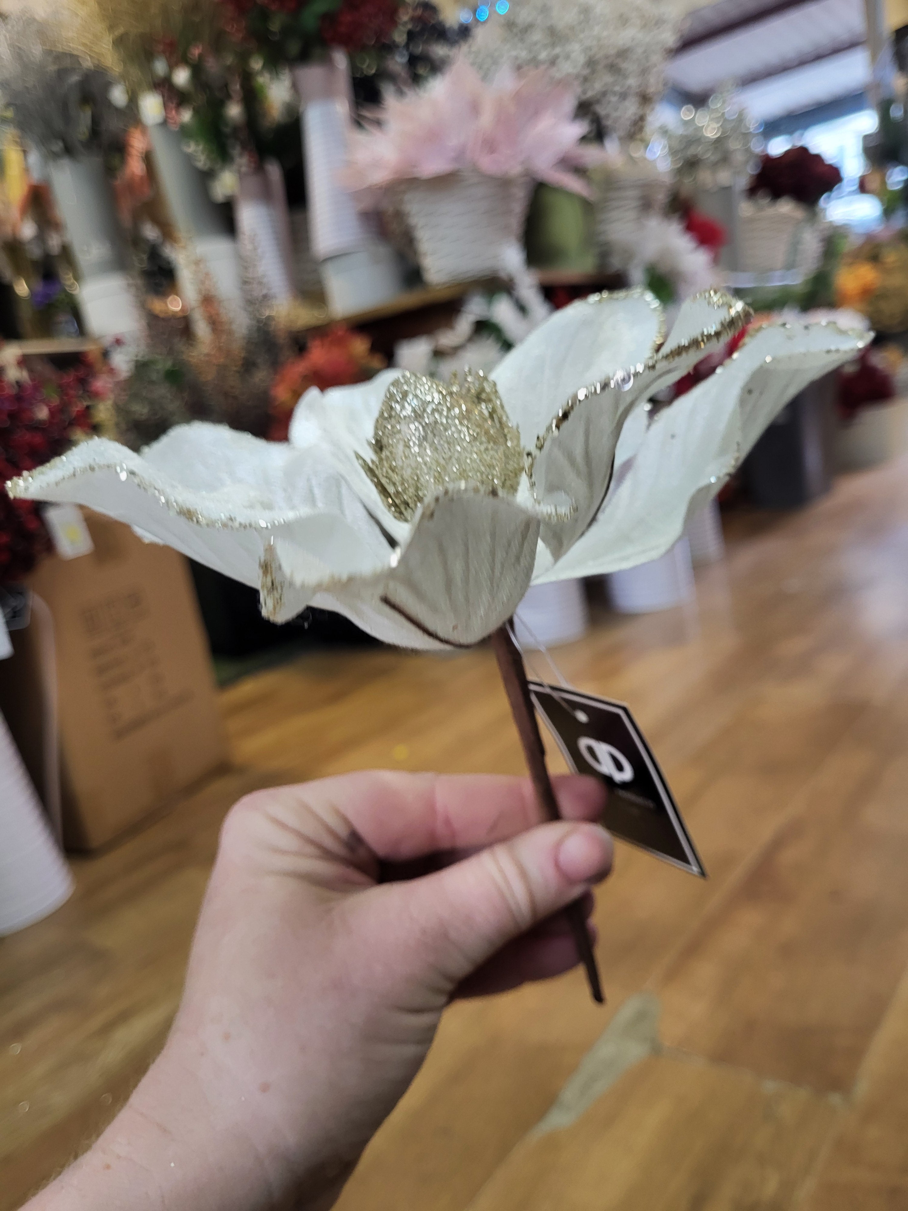 Cream and gold magnolia pick image 1