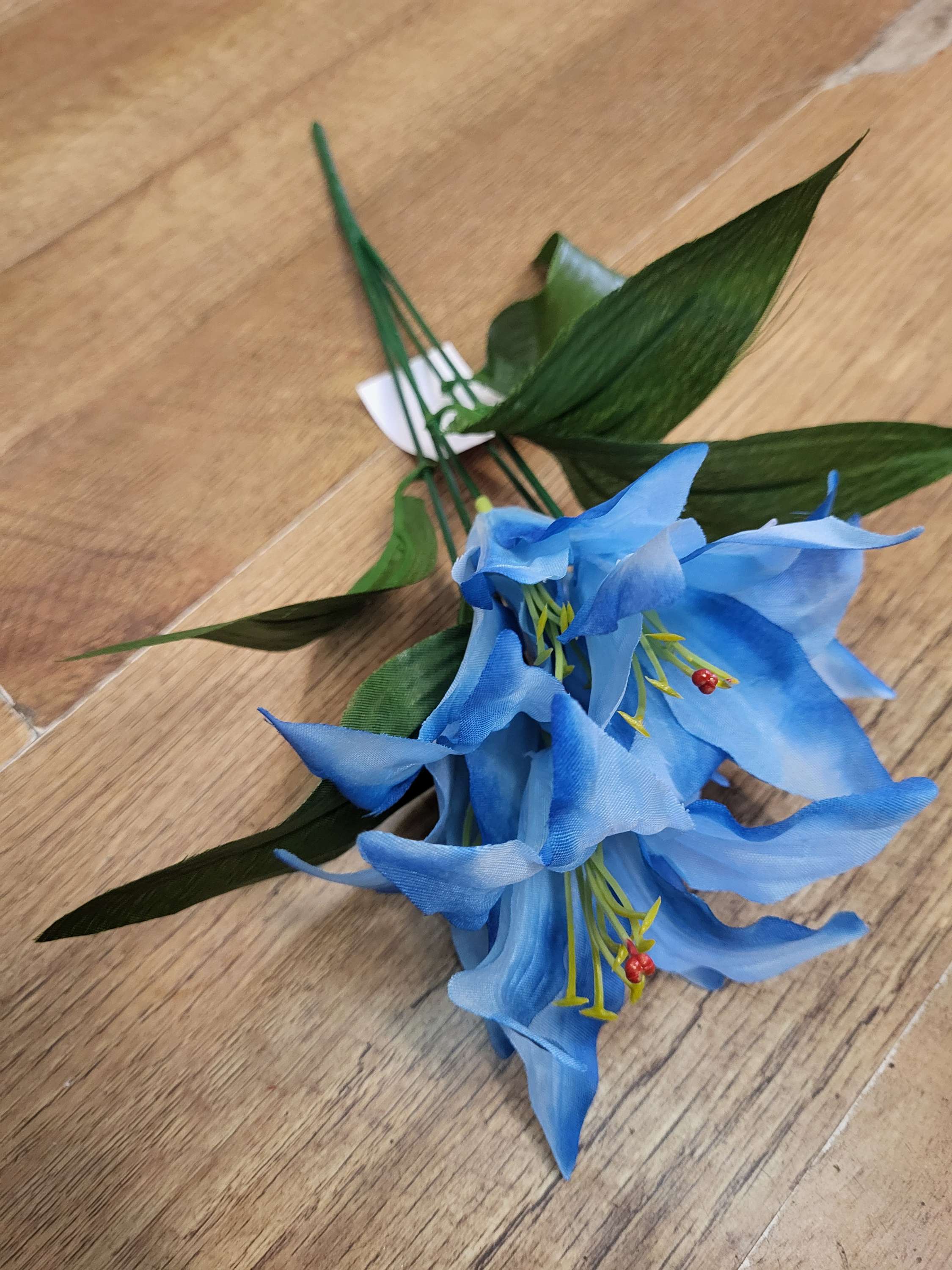 Blue flowers  - 4 styles available image 2