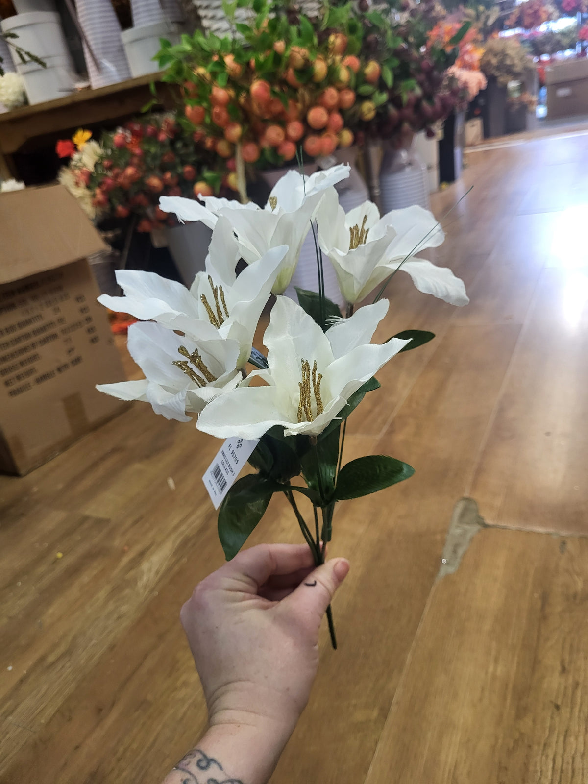 Christmas lily bunch  - 3 colours available image 3