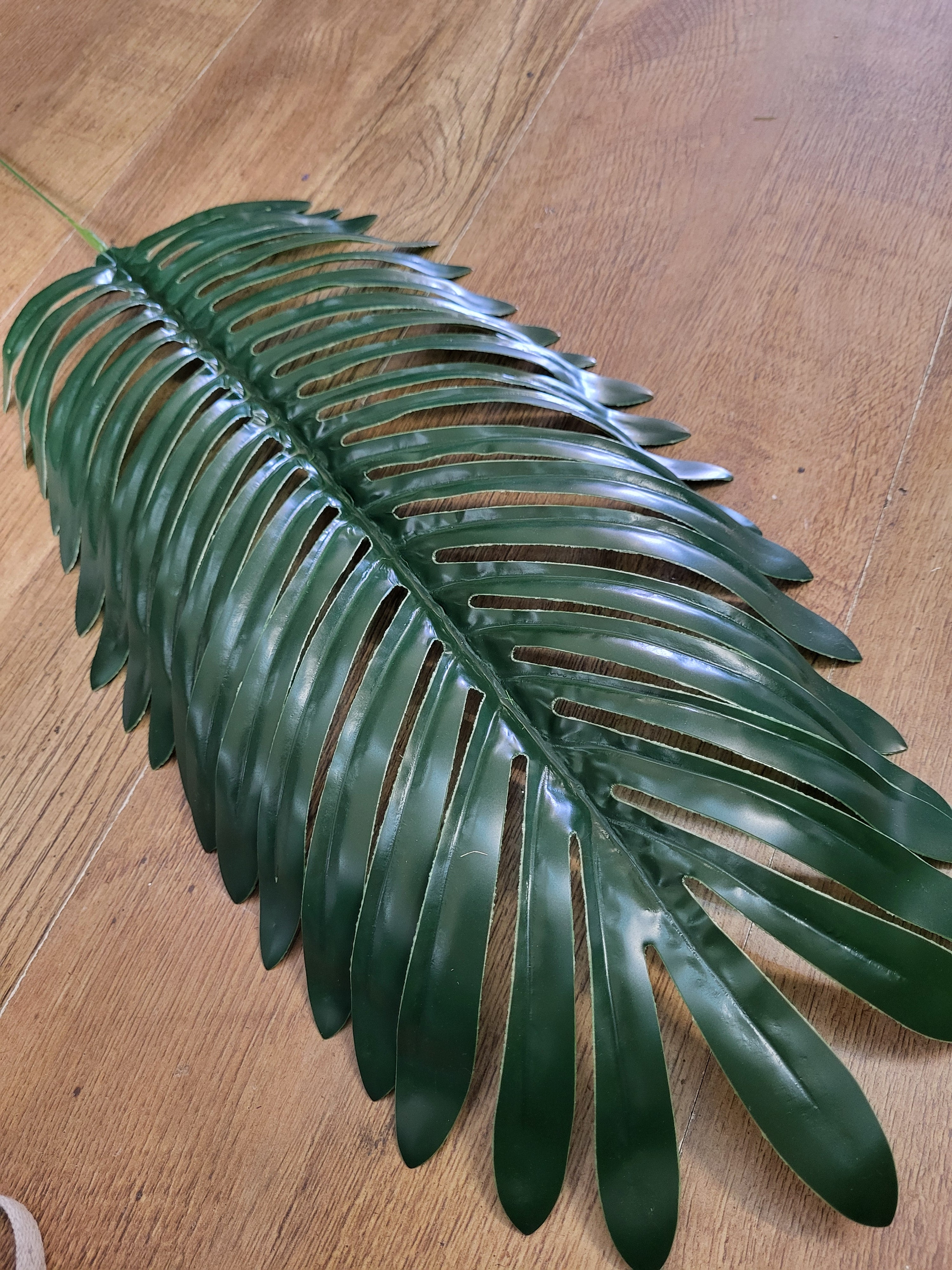 Large leather look single tropical palm leaf image 2
