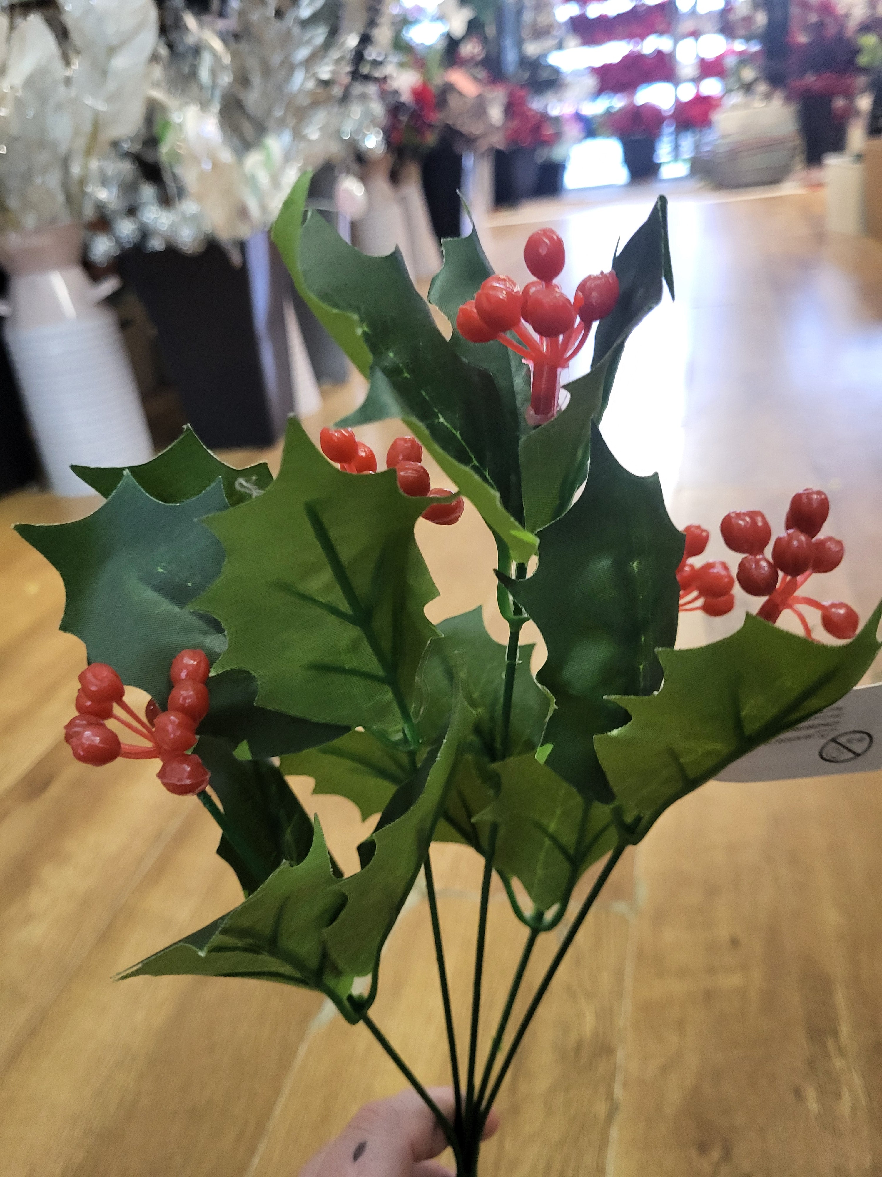 Small berry holly bunch - 2 colours available image 3