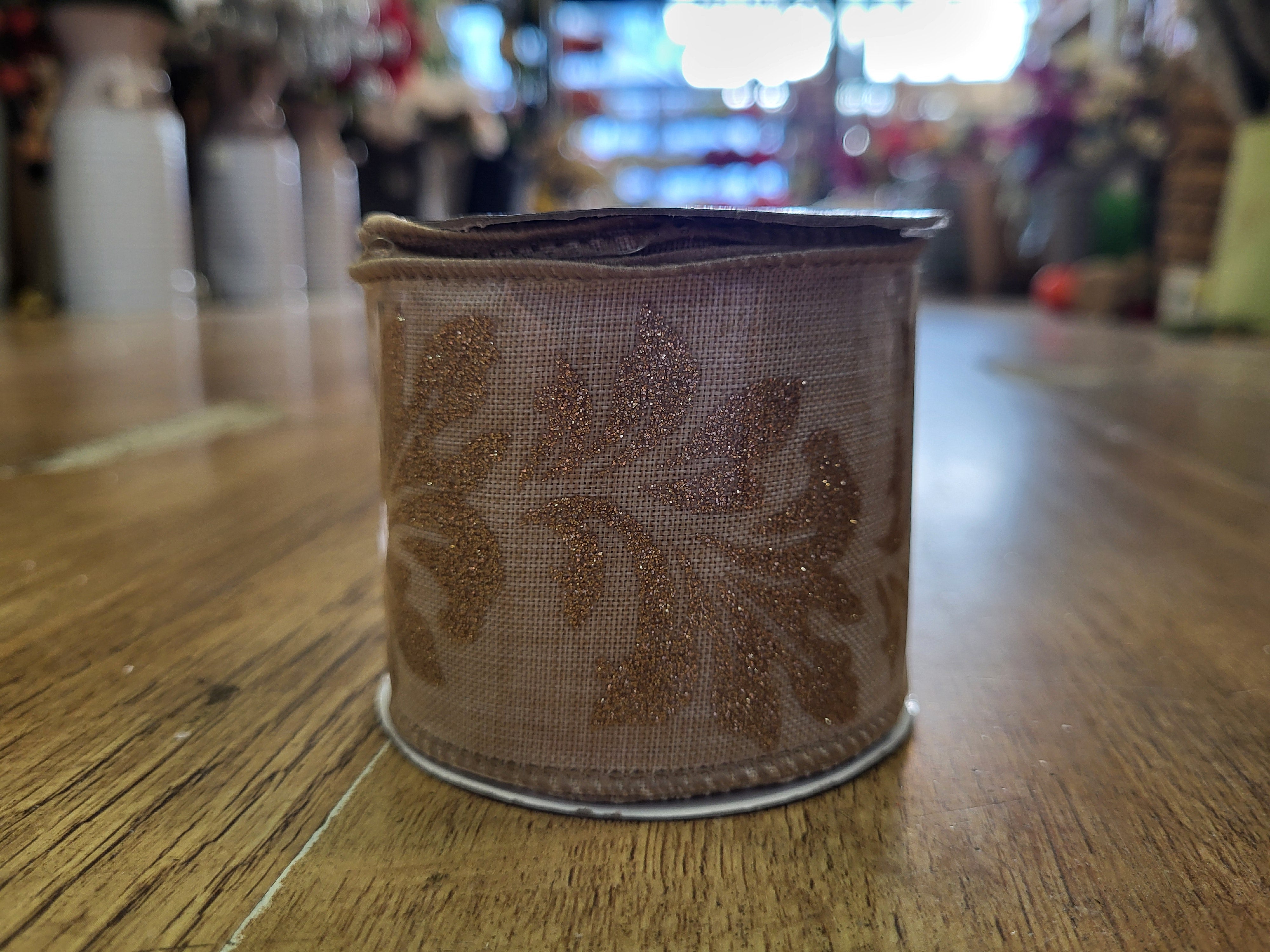 2.7m approx. roll of natural/gold glitter damask wired ribbon image 2