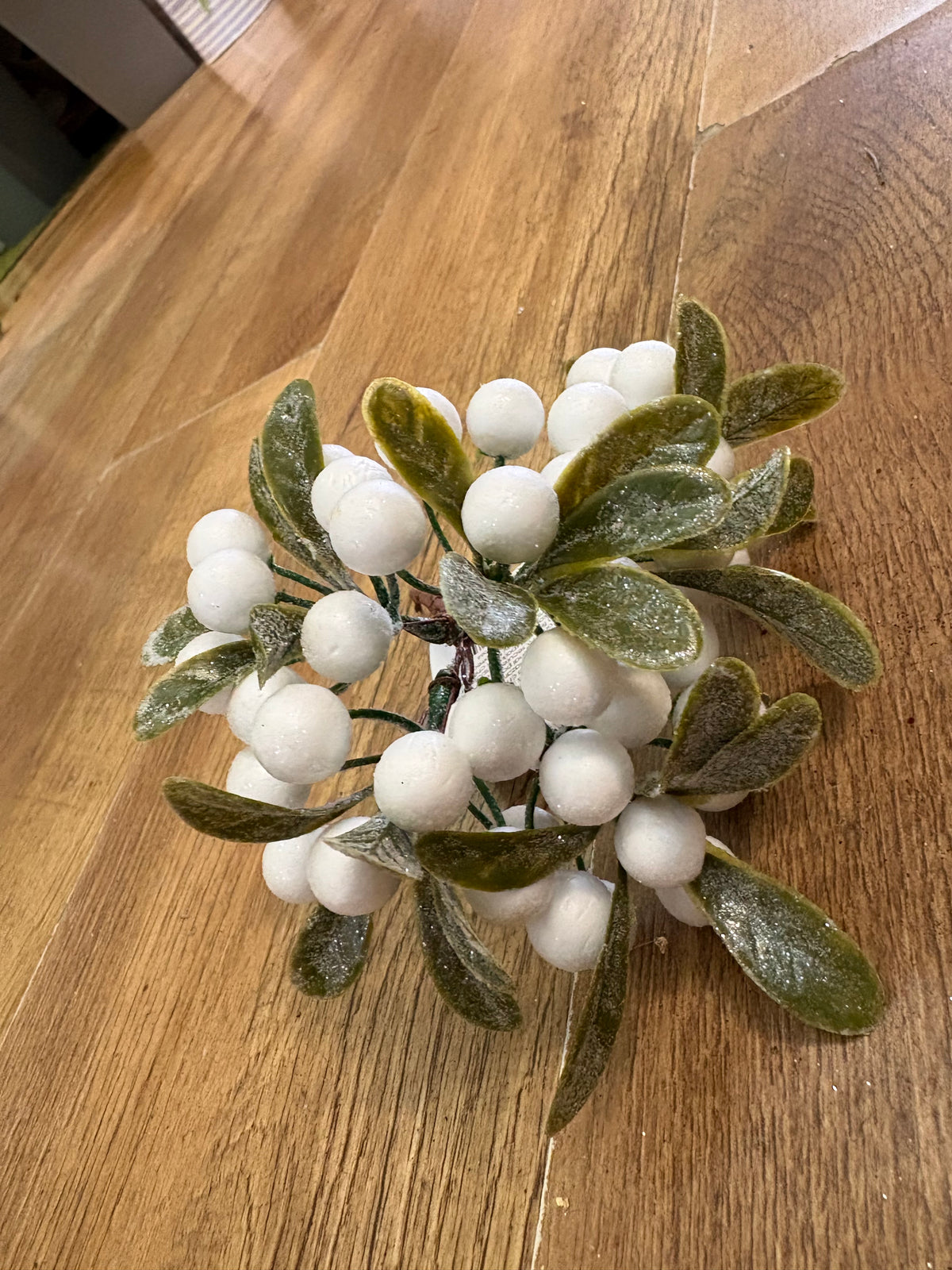 Frosted mistletoe pick