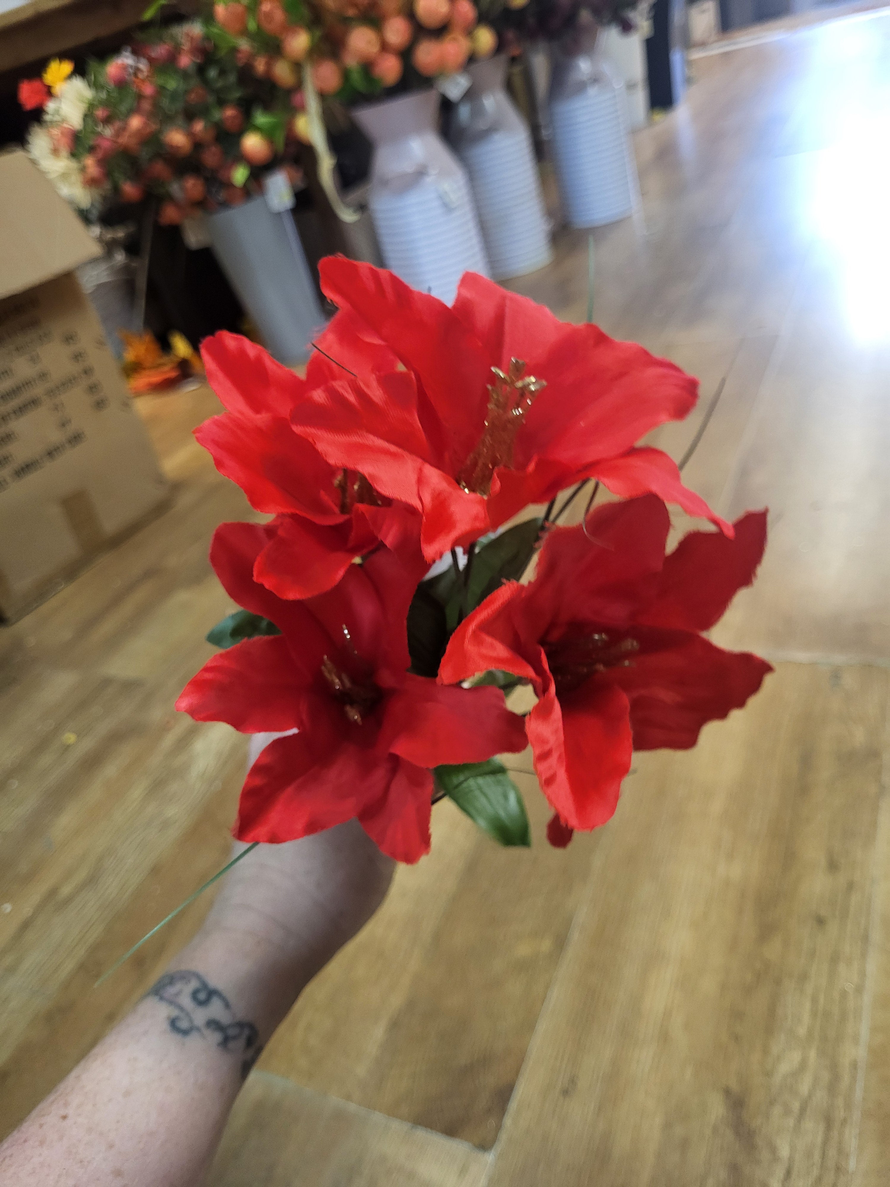 Christmas lily bunch  - 3 colours available image 4