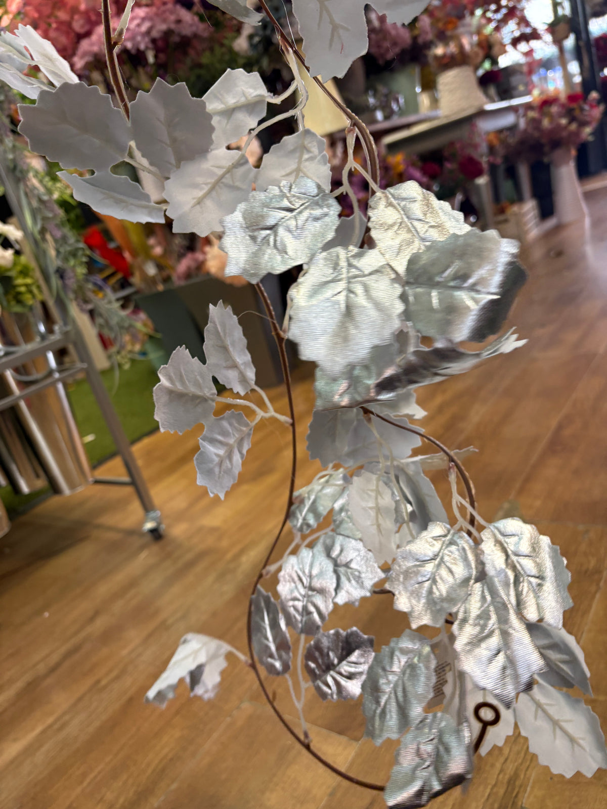 190cm metallic silver holly garland