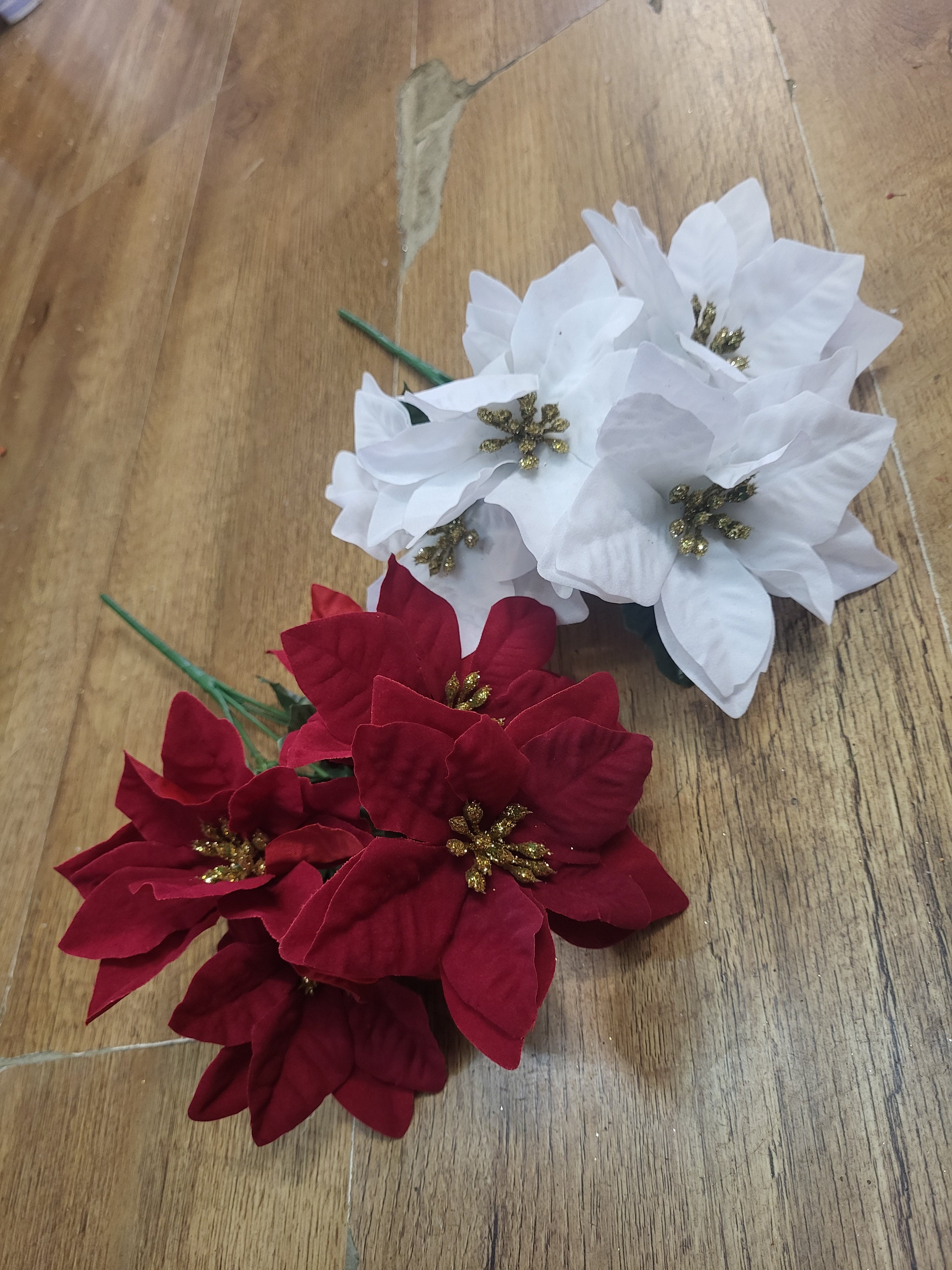 Velvet poinsettias bunch  - 2 colours available image 0