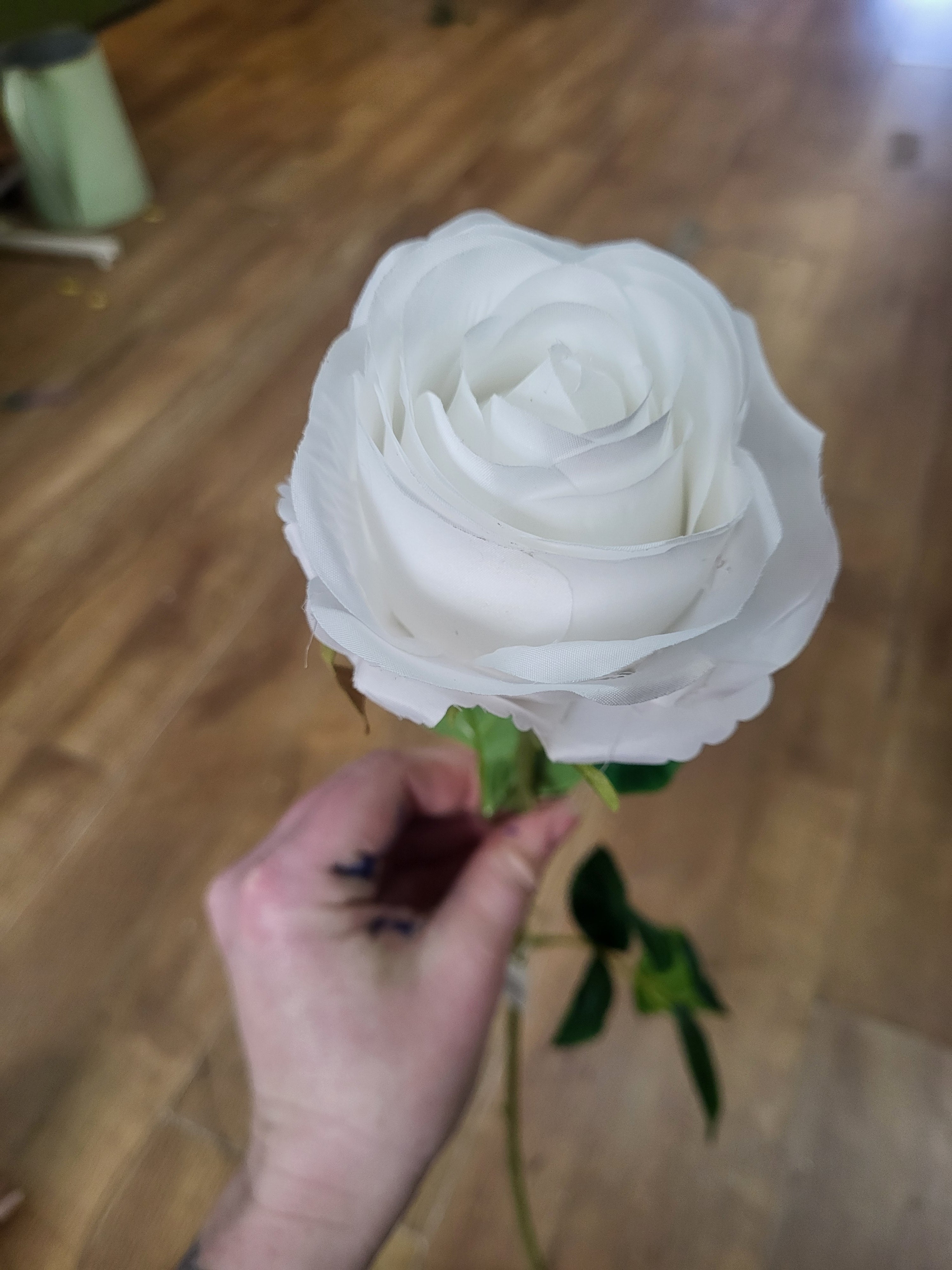 Single white Harper rose image 2