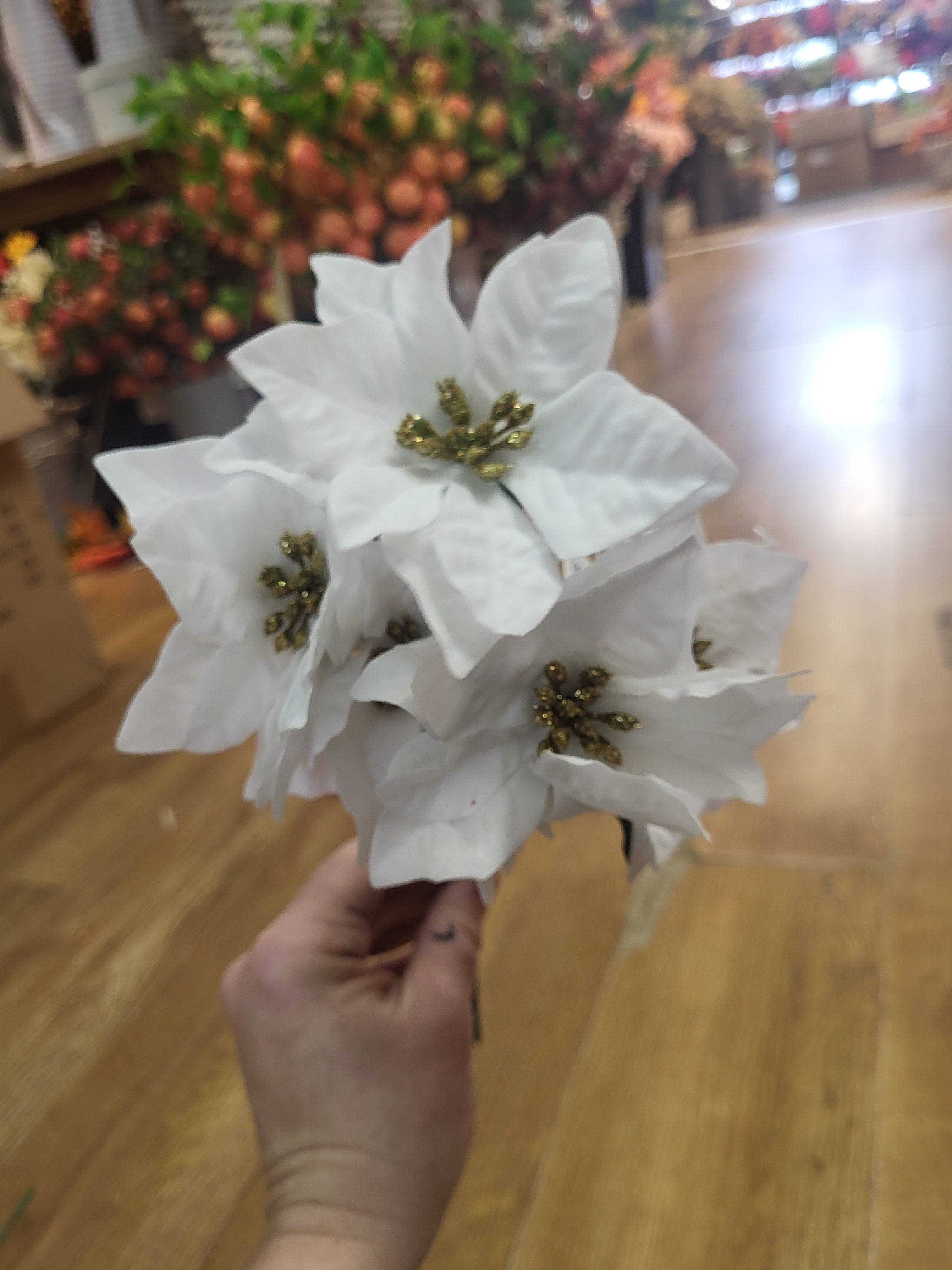 Velvet poinsettias bunch  - 2 colours available image 3