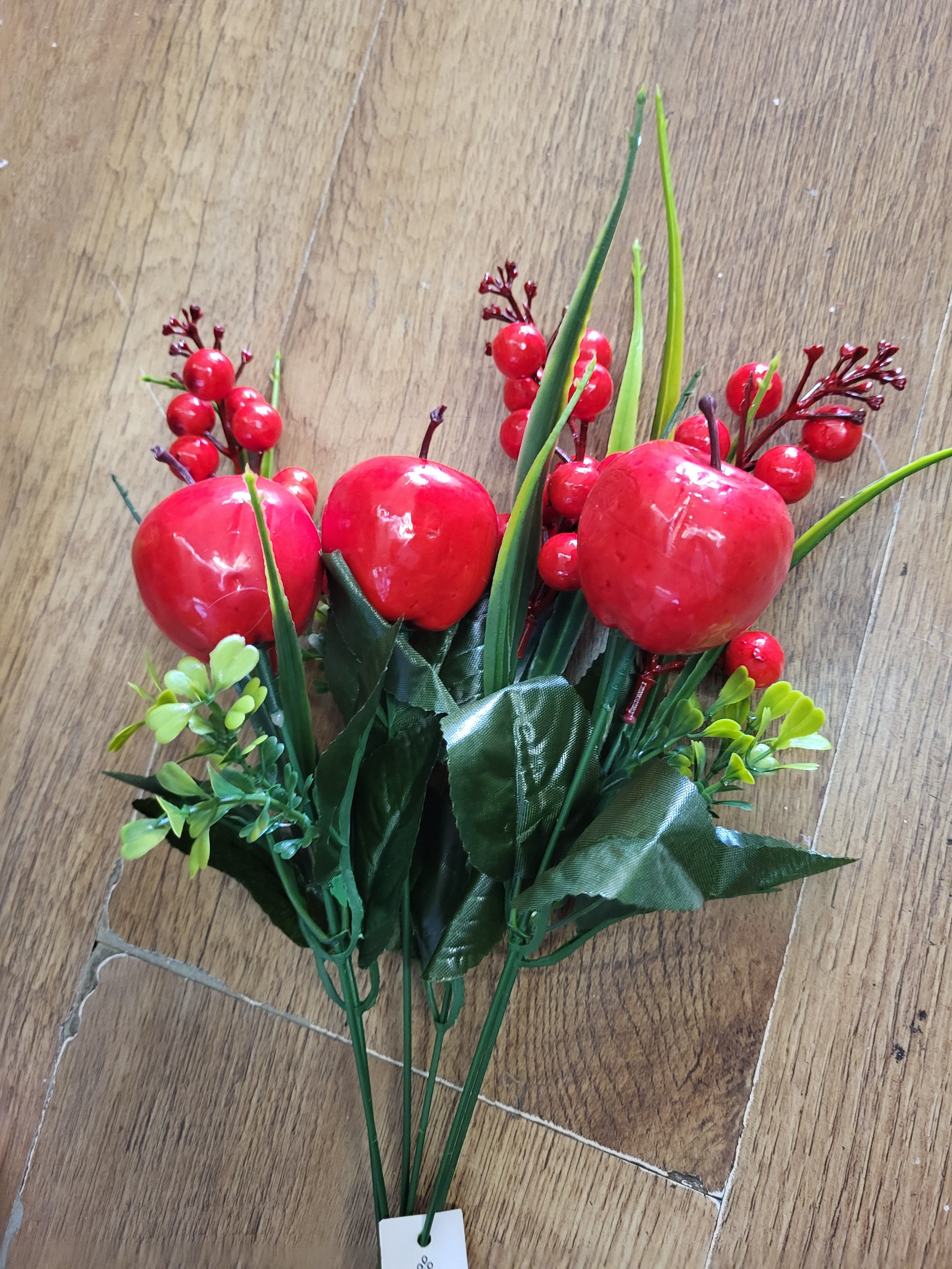 Red berry and apple bunch image 3