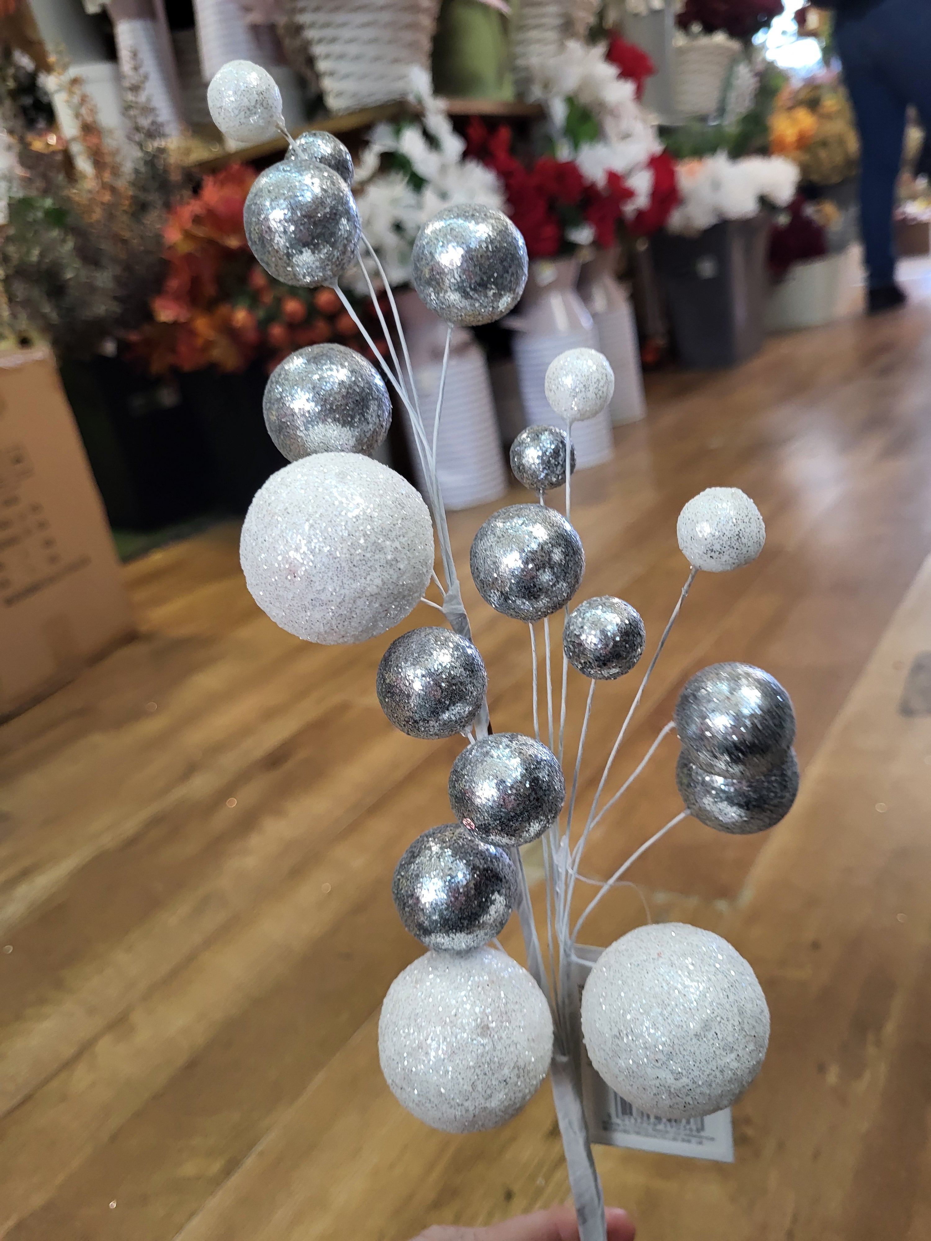 White and silver glitter ball spray image 3