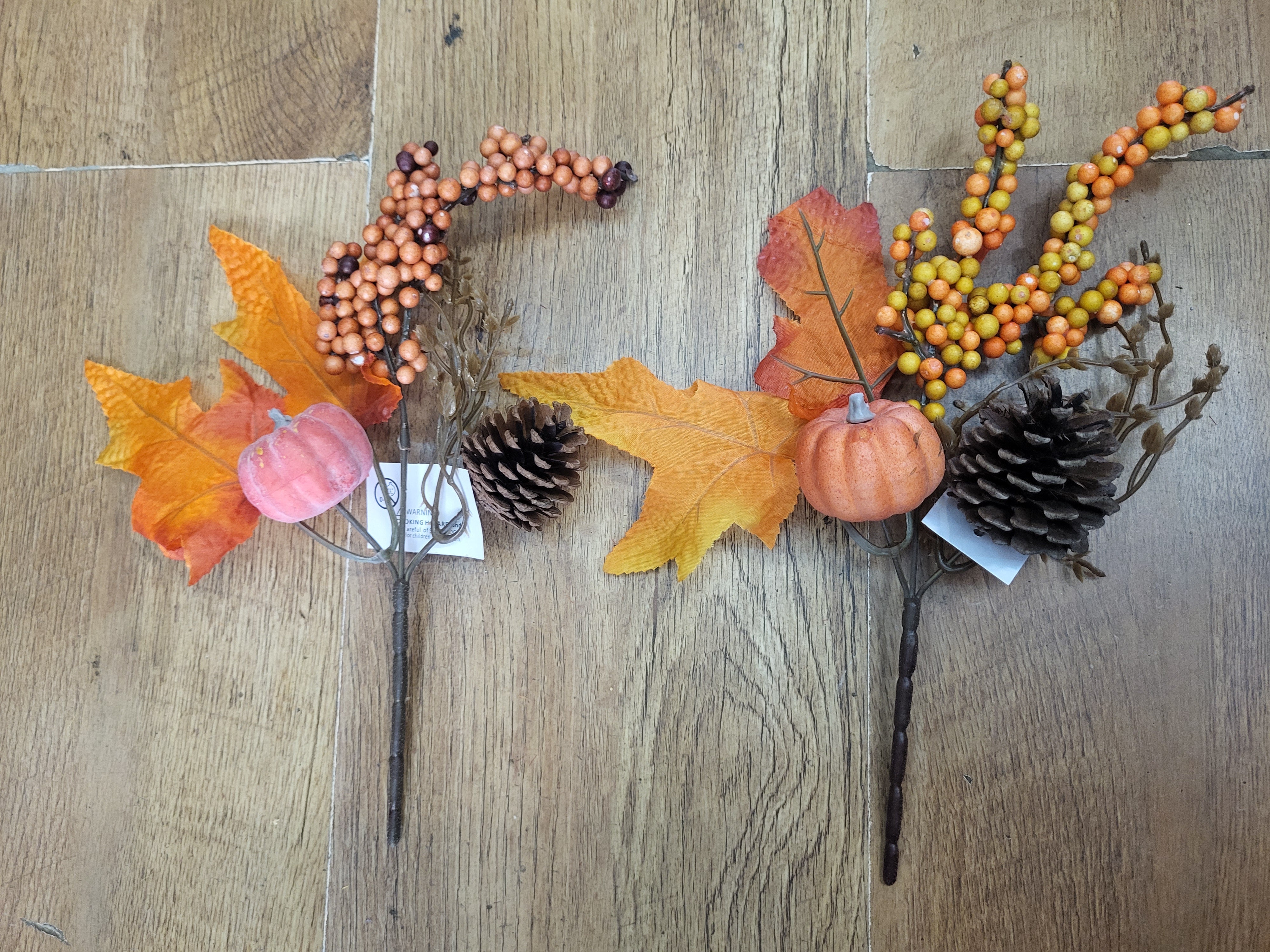 Pumpkin/cone/berry pick - 2 colours available image 0