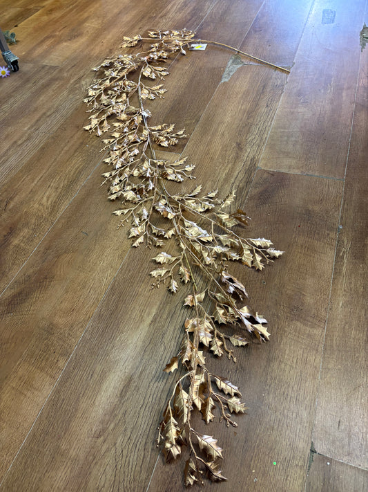 170cm trailing gold holly leaf garland