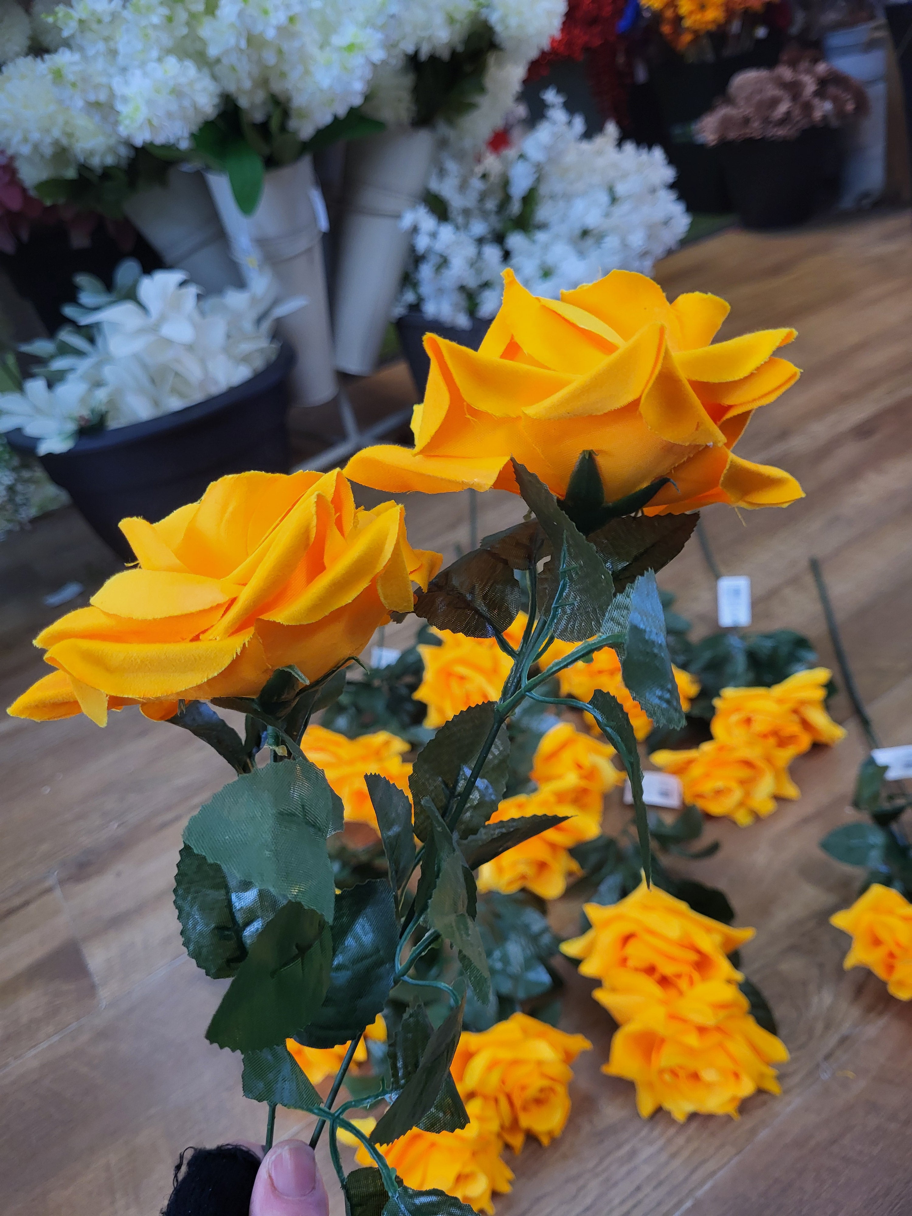 Bundle of 10 long stem 2 headed Carnival roses - bright yellow image 2