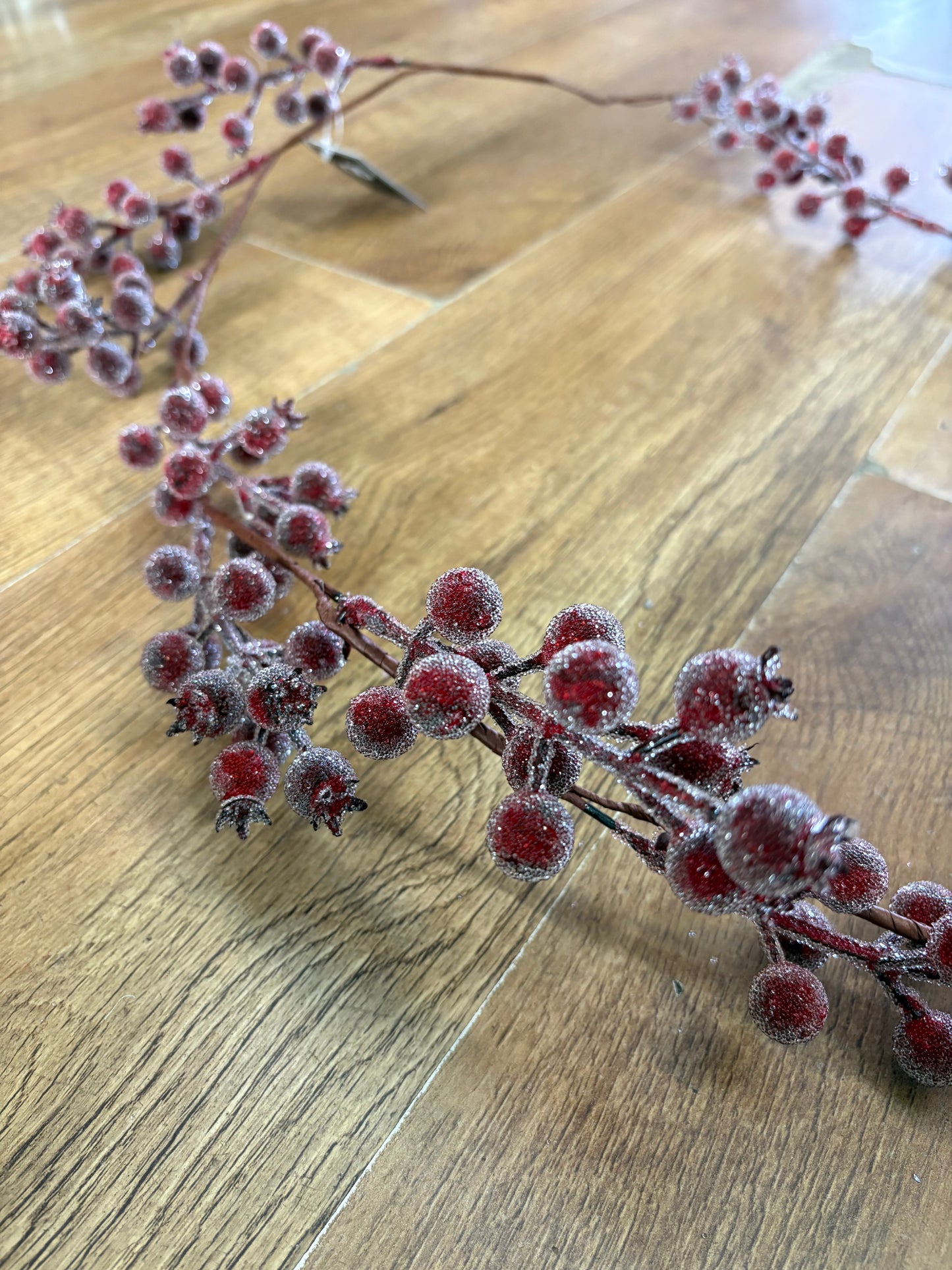 135cm frosted burgundy berry garland