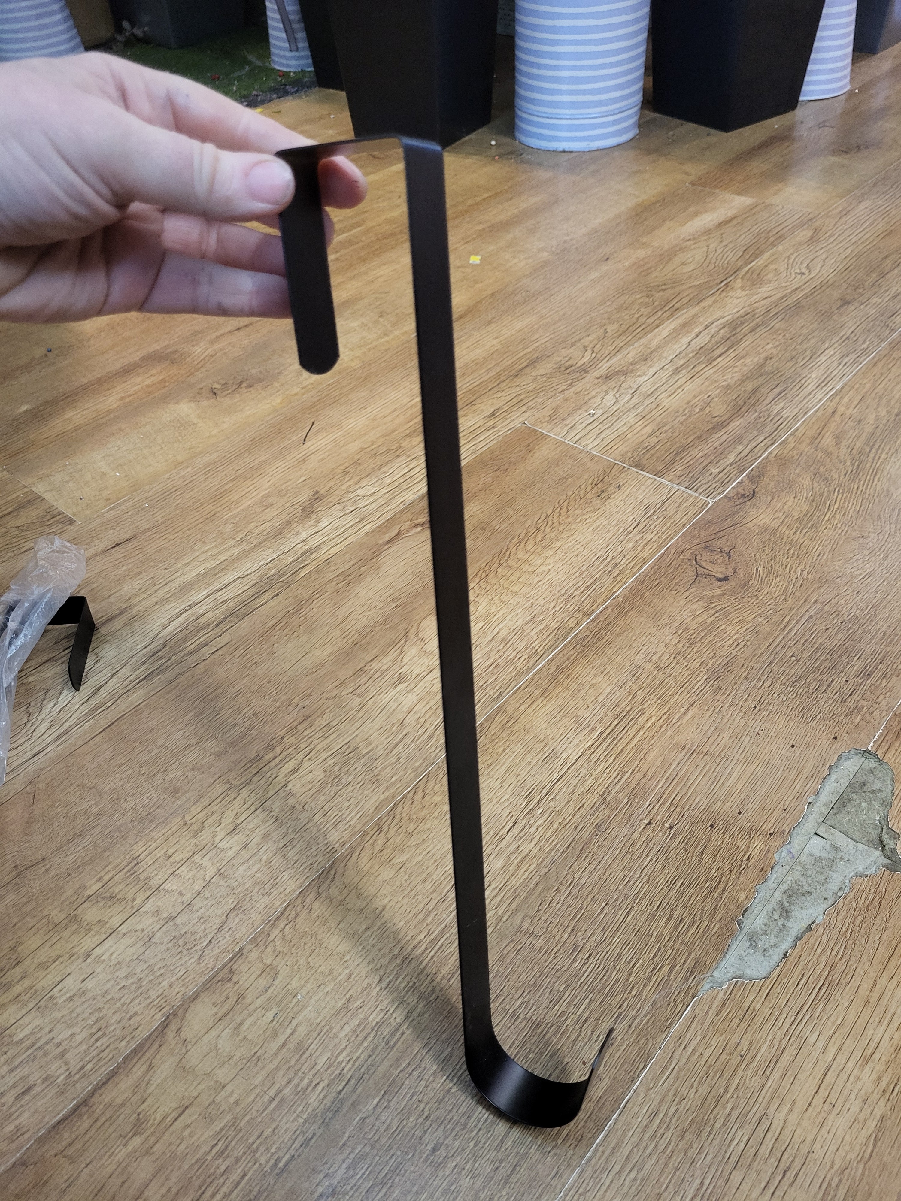 38cm black metal wreath hanger image 3