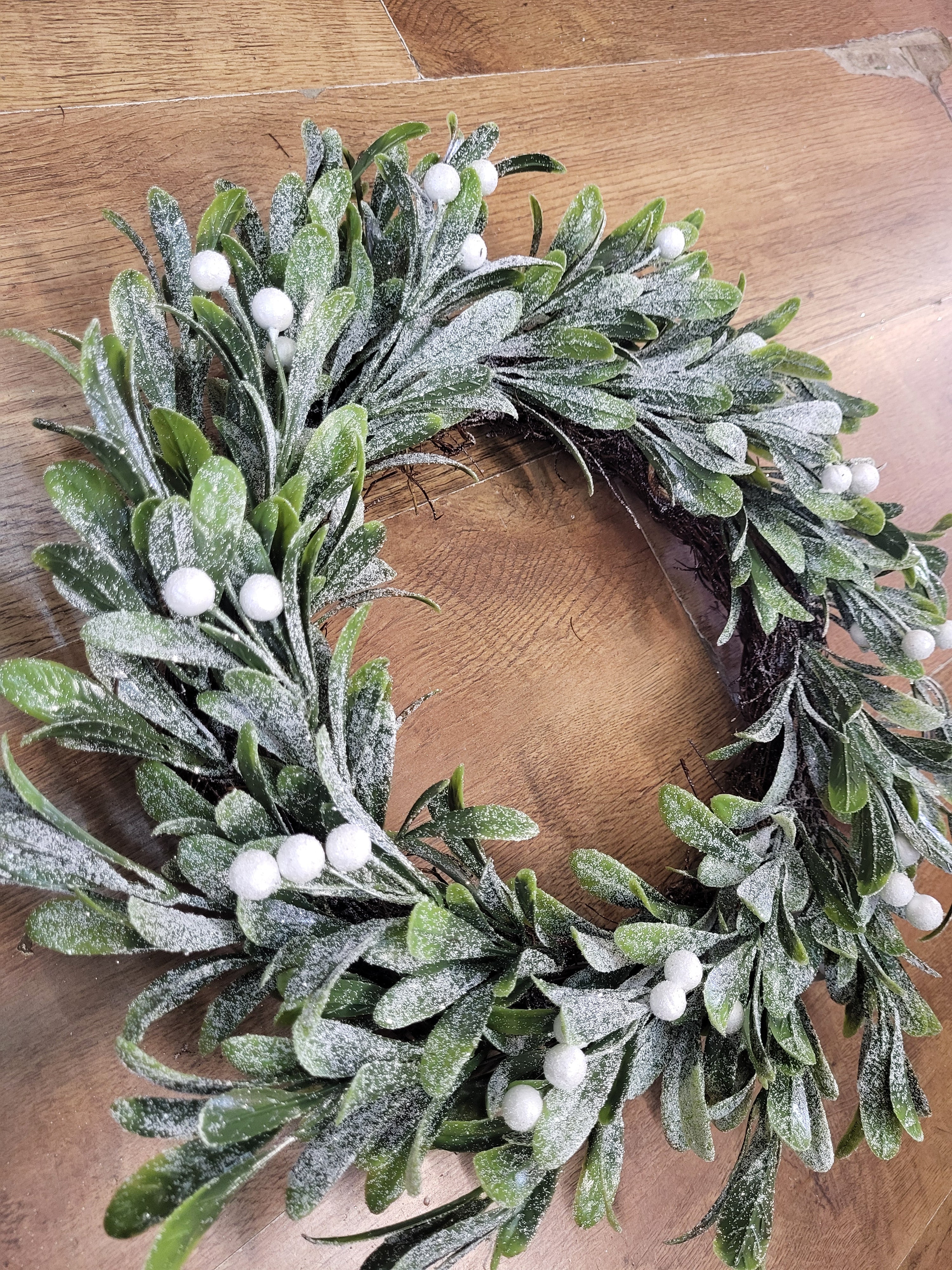 Frosted mistletoe wreath image 1