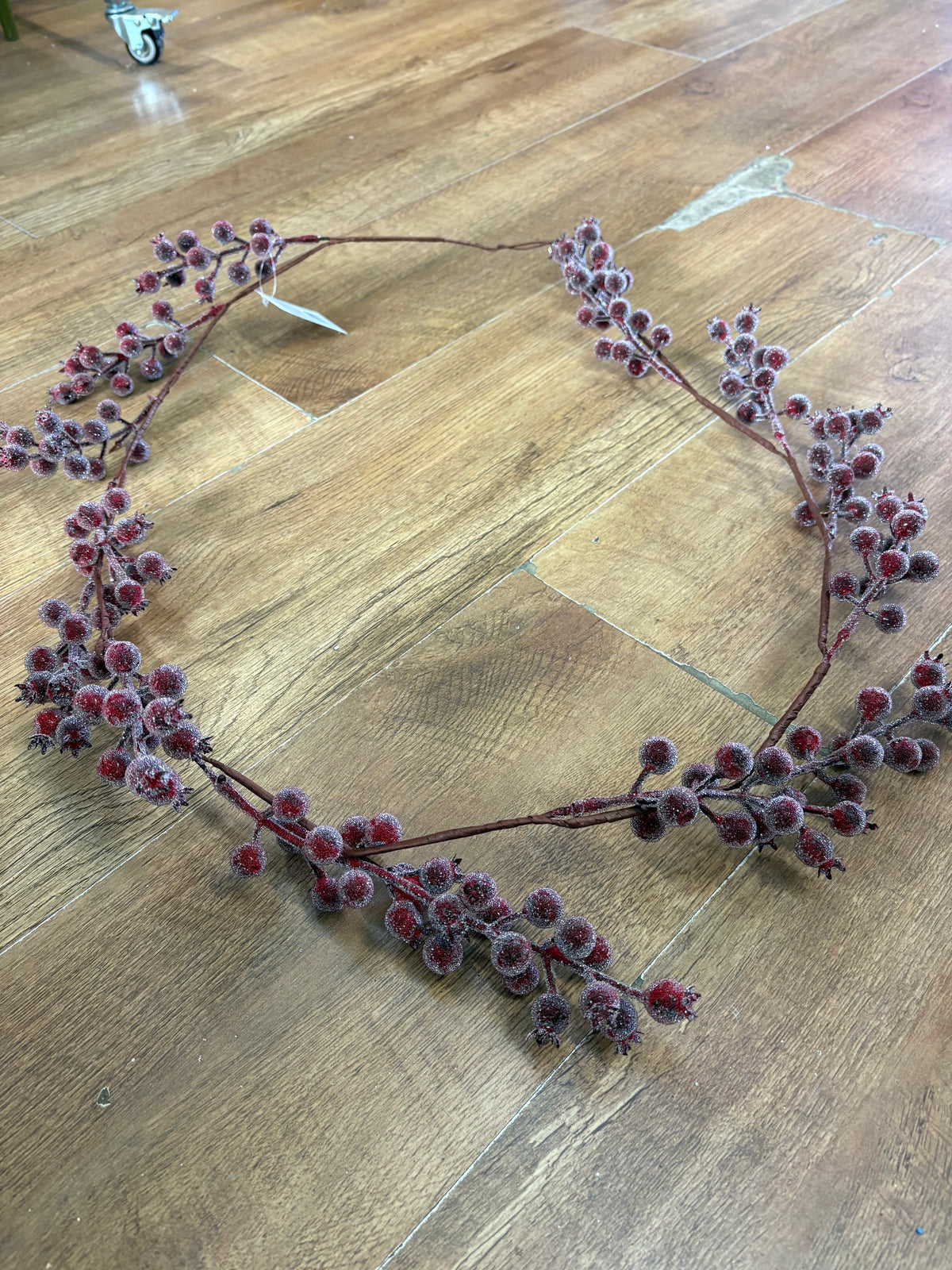 135cm frosted burgundy berry garland