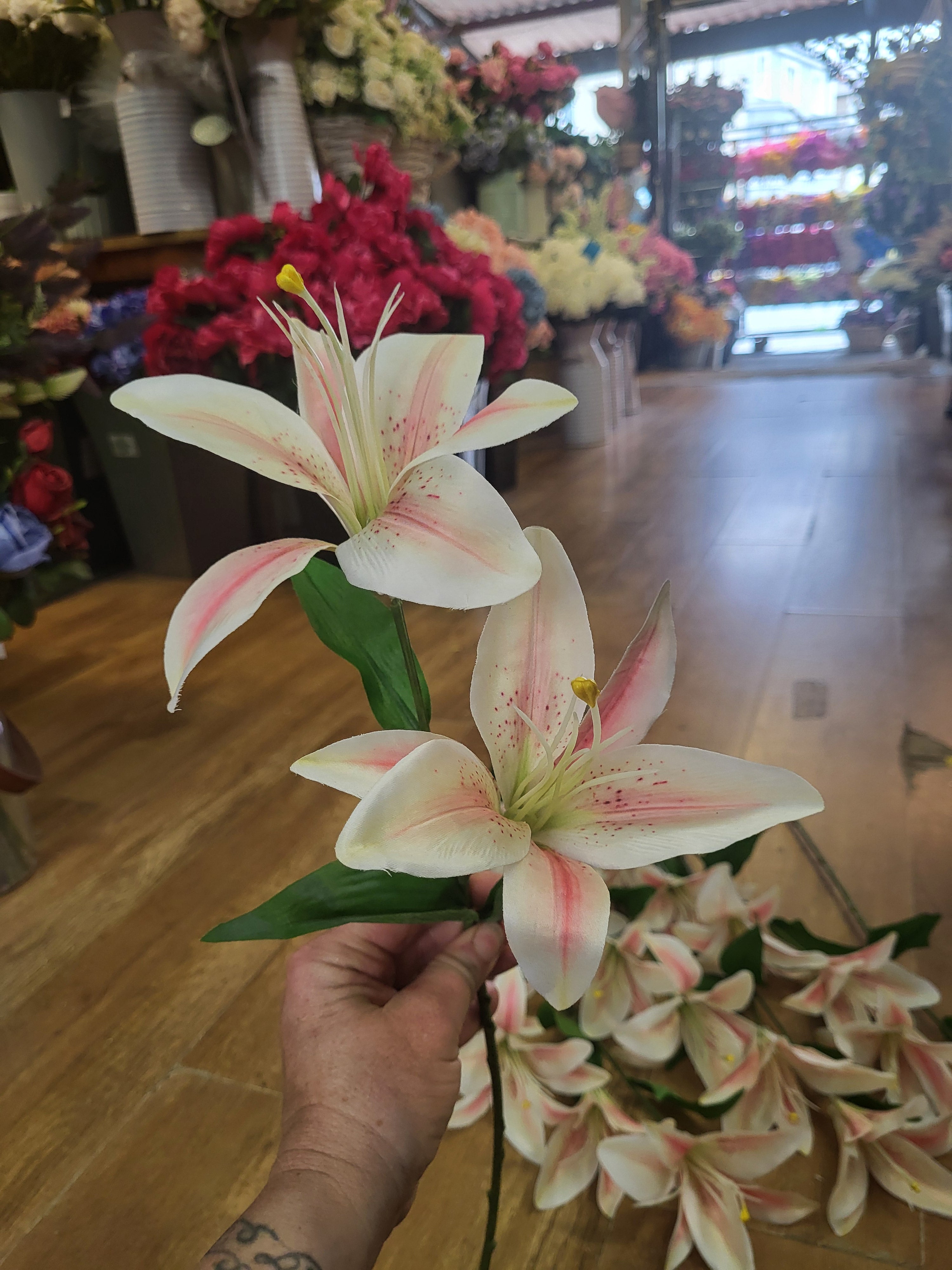 Bundle of 10 Long stem pink and cream lily sprays image 4