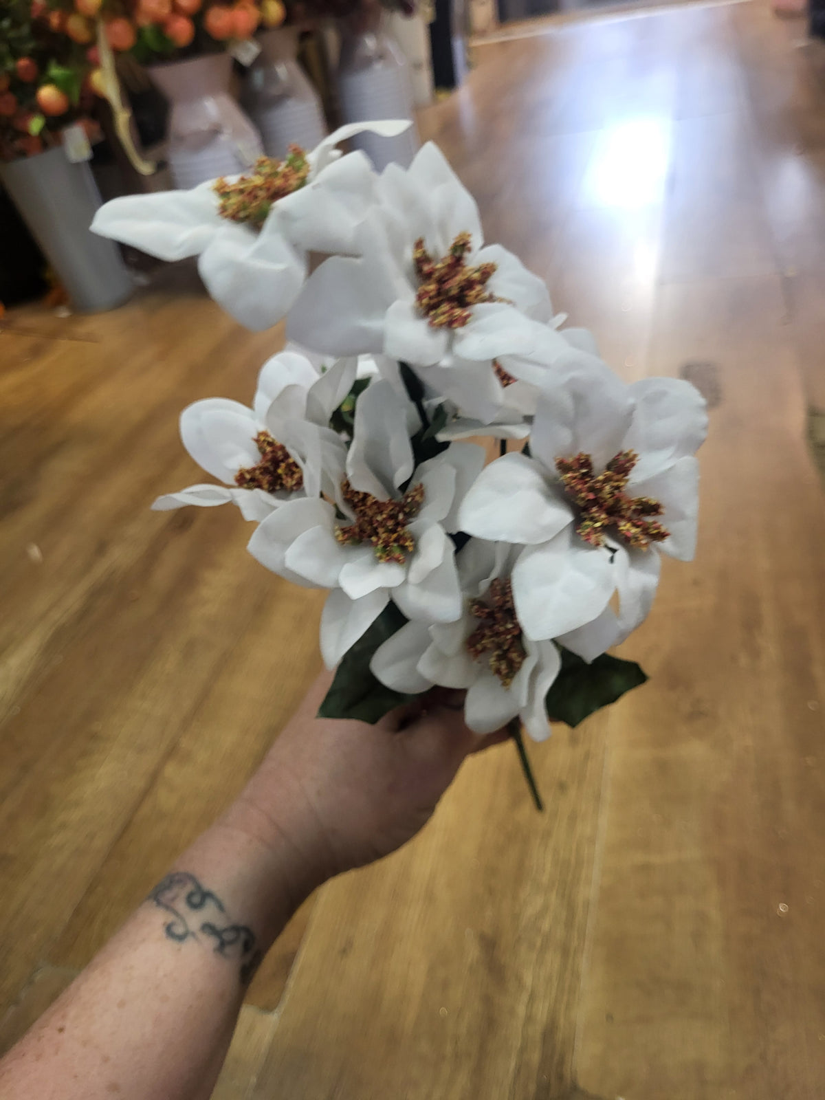 Small head poinsettia bunch - 2 colours available image 2