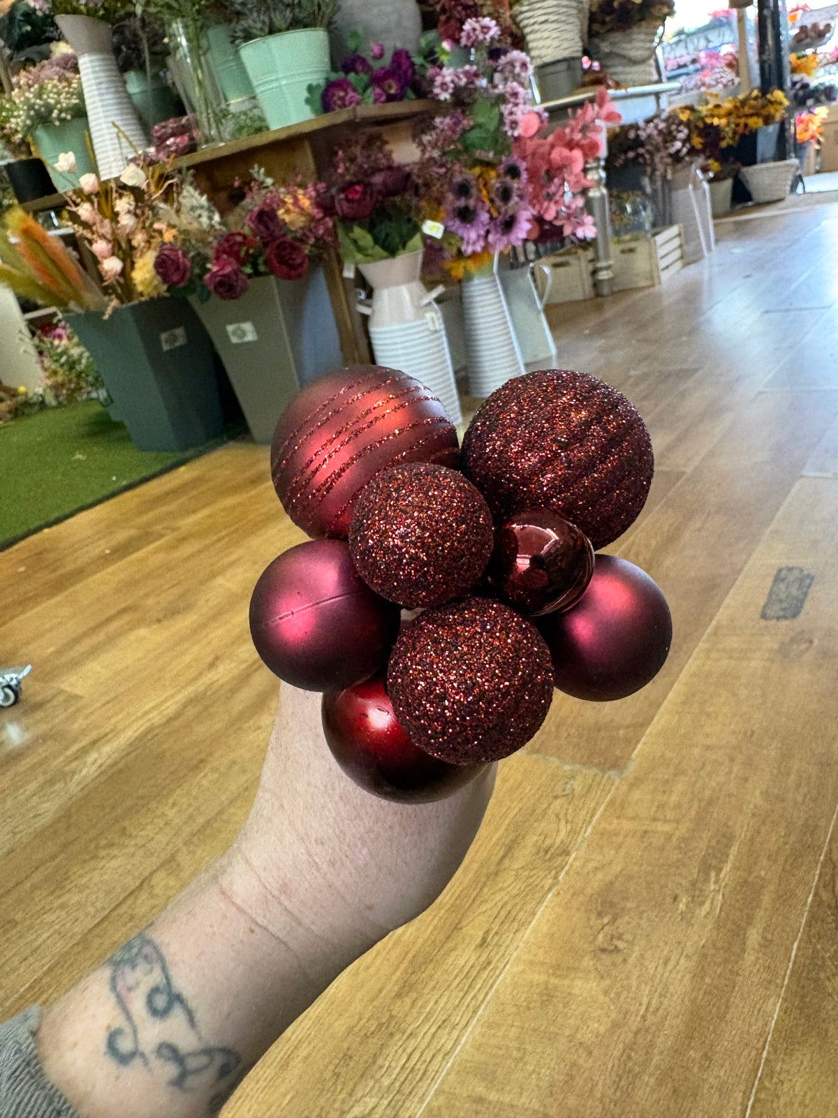 Burgundy mixed bauble pick