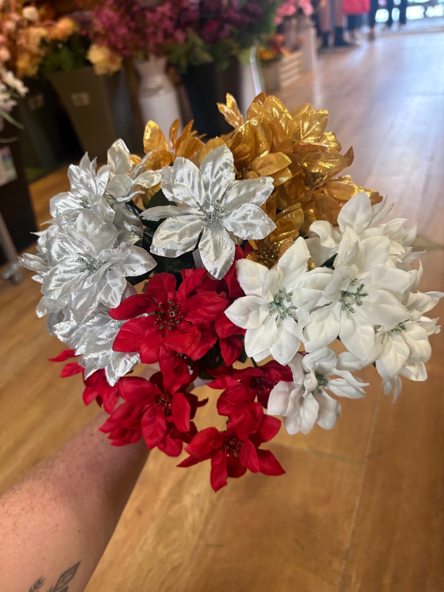 Mini poinsettia bunch - 4 colours available