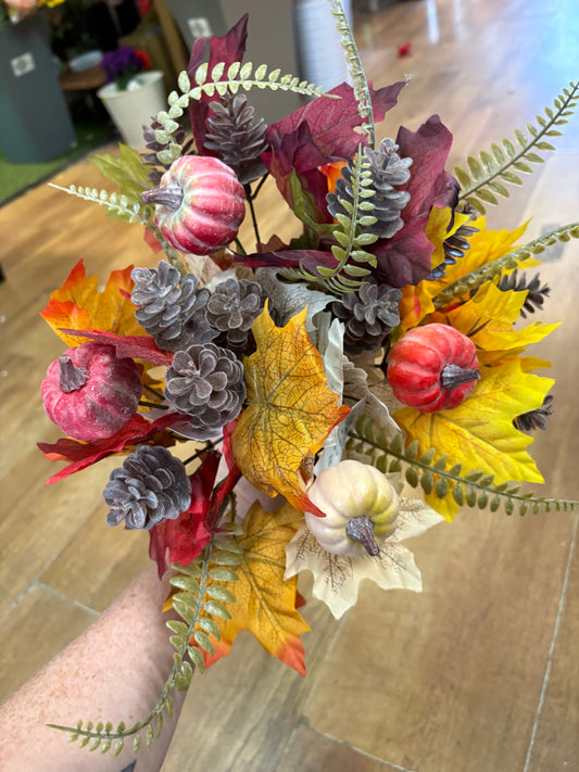 Pumpkin, cone and foliage bunch - 4 colours available