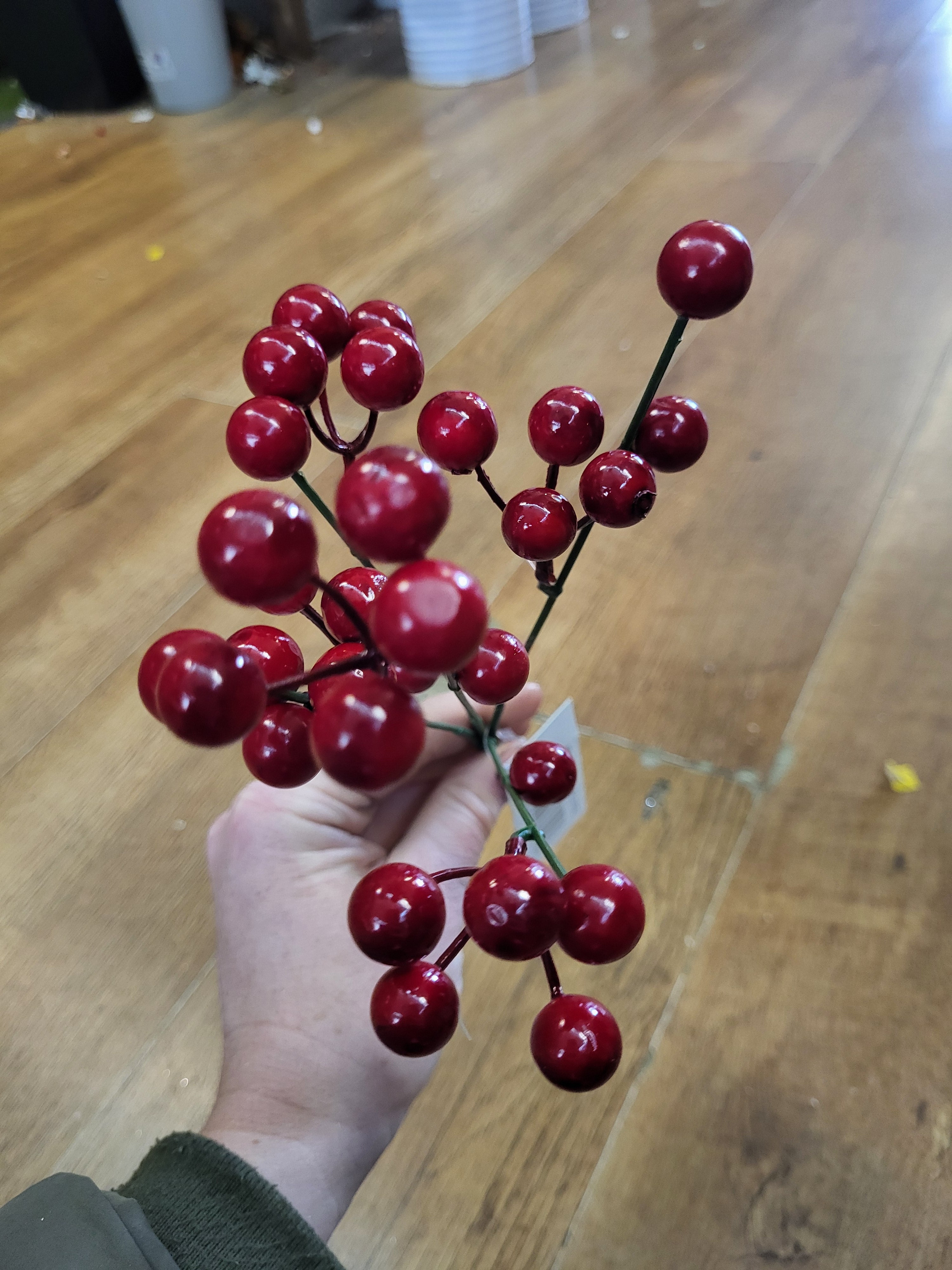 Red berry bunch  image 2