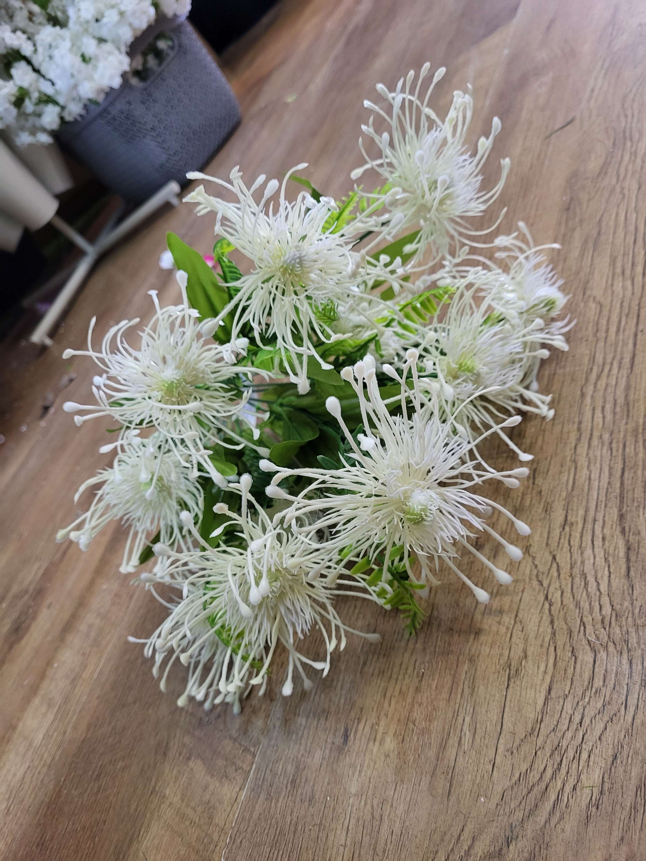 Large 12 headed white protea bunch image 6