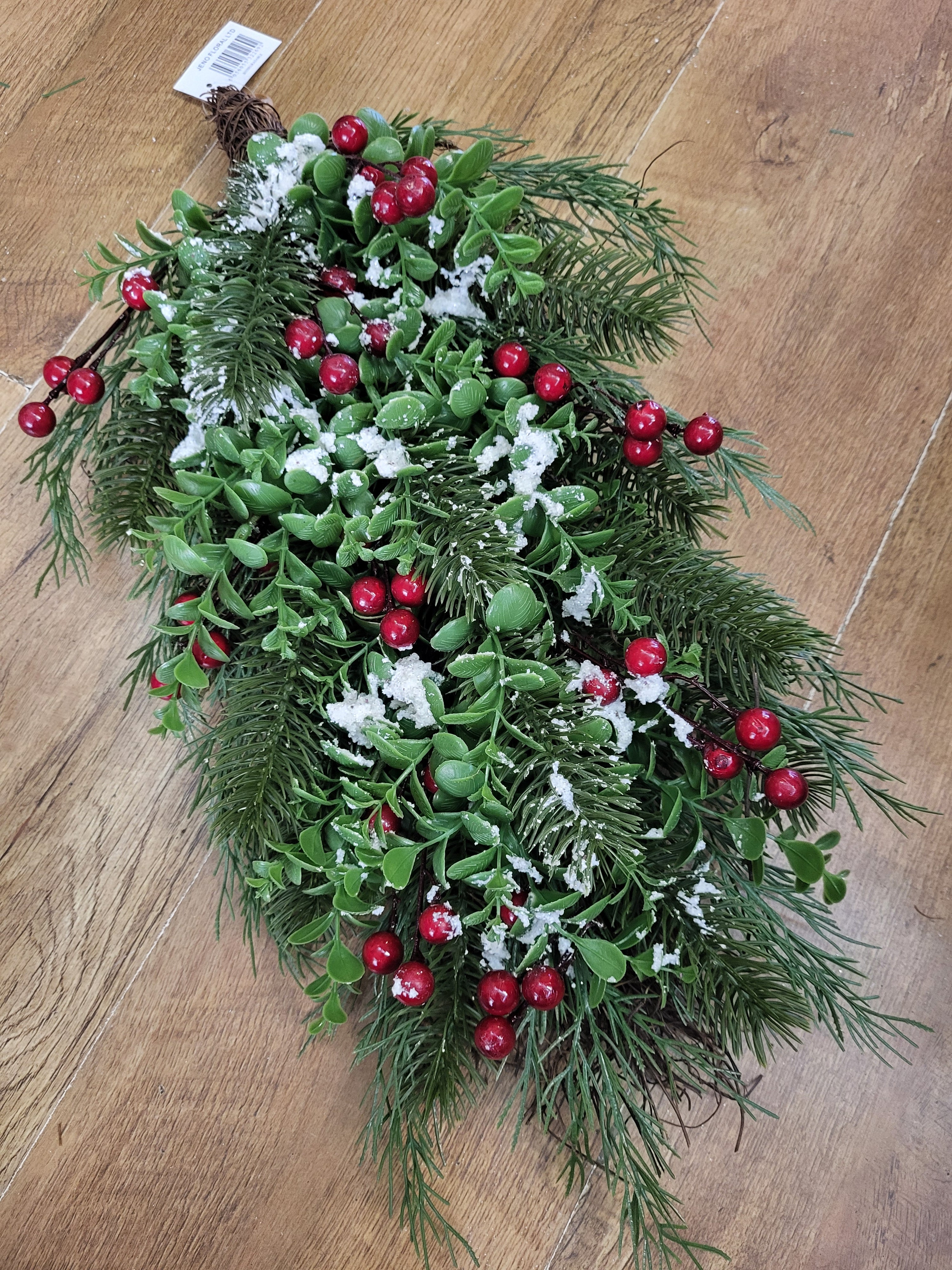 Snowberry/eucalyptus/pine teardrop image 0