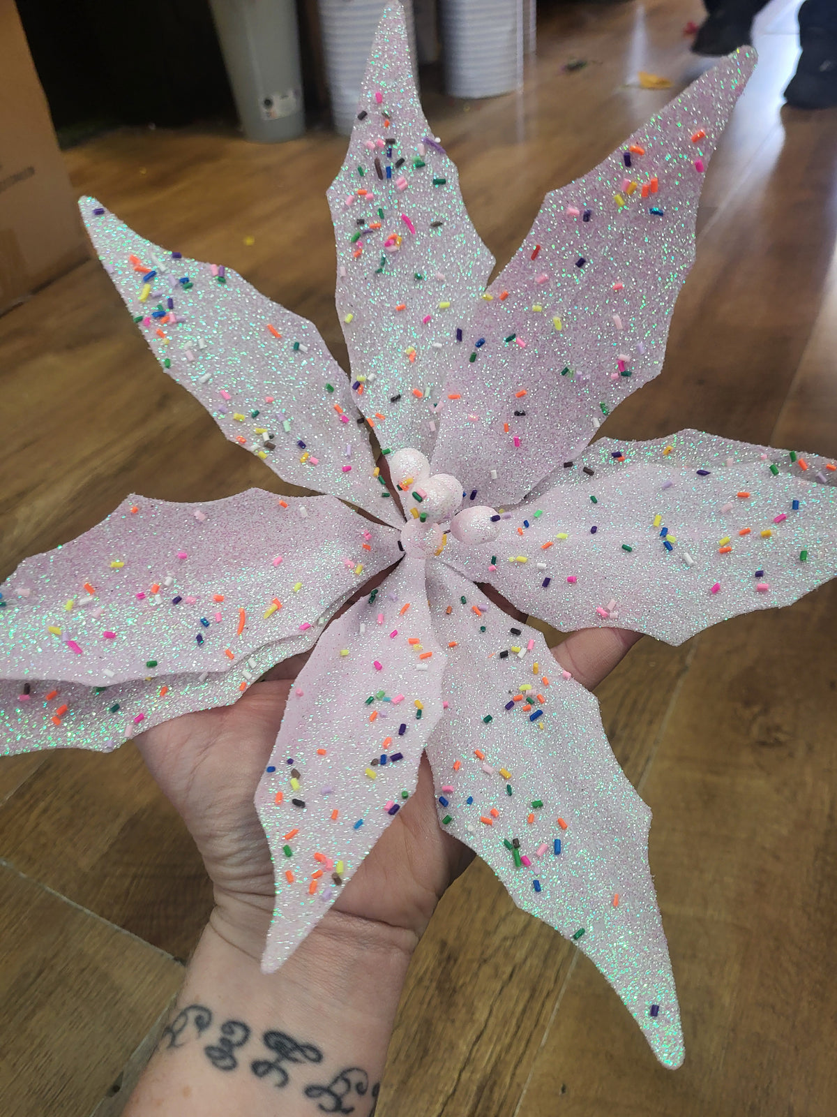 Large sprinkles single poinsettia  image 3