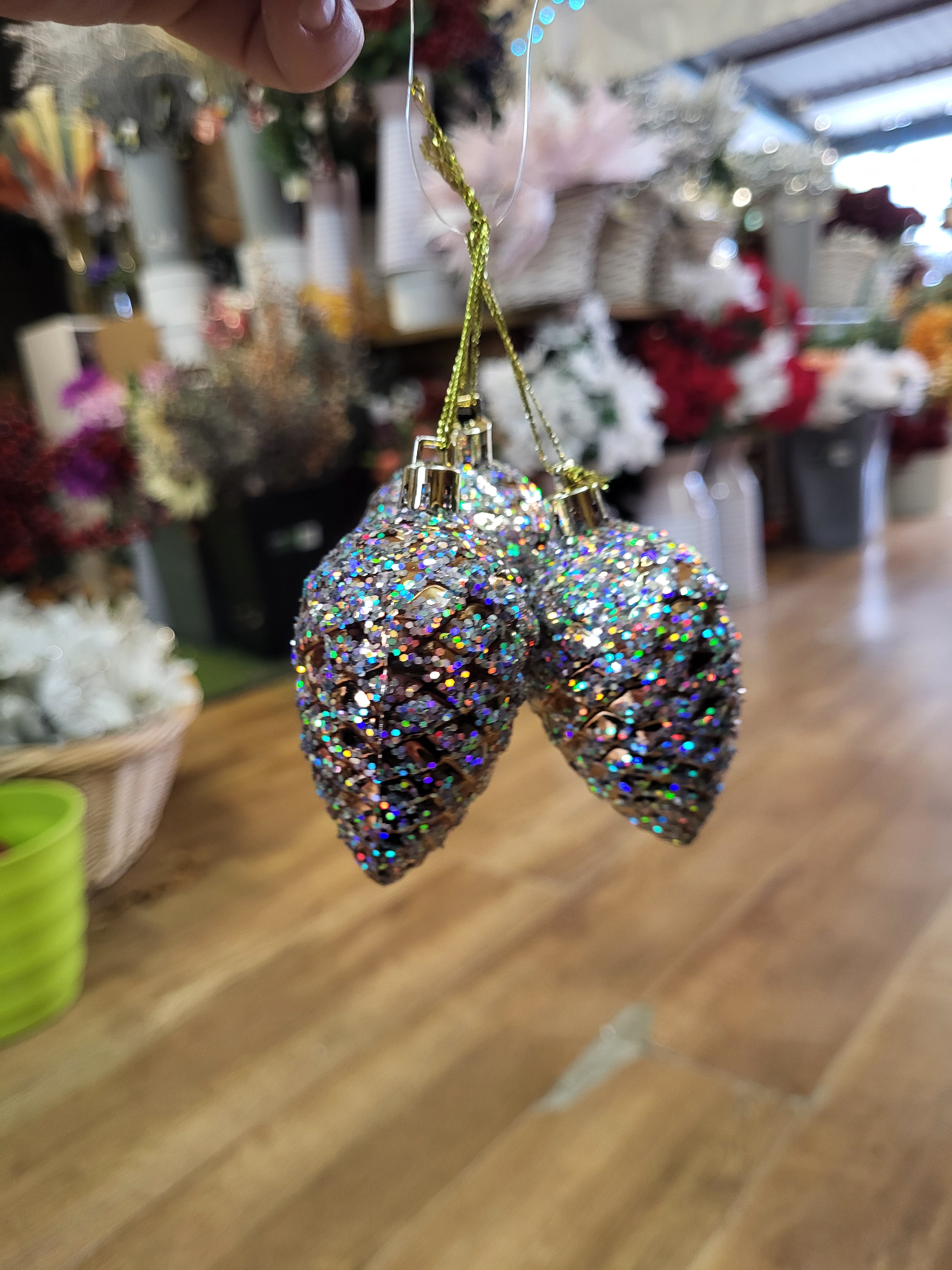 Set of 3 - 6.5 x 4.3cm glittered pinecone baubles image 1