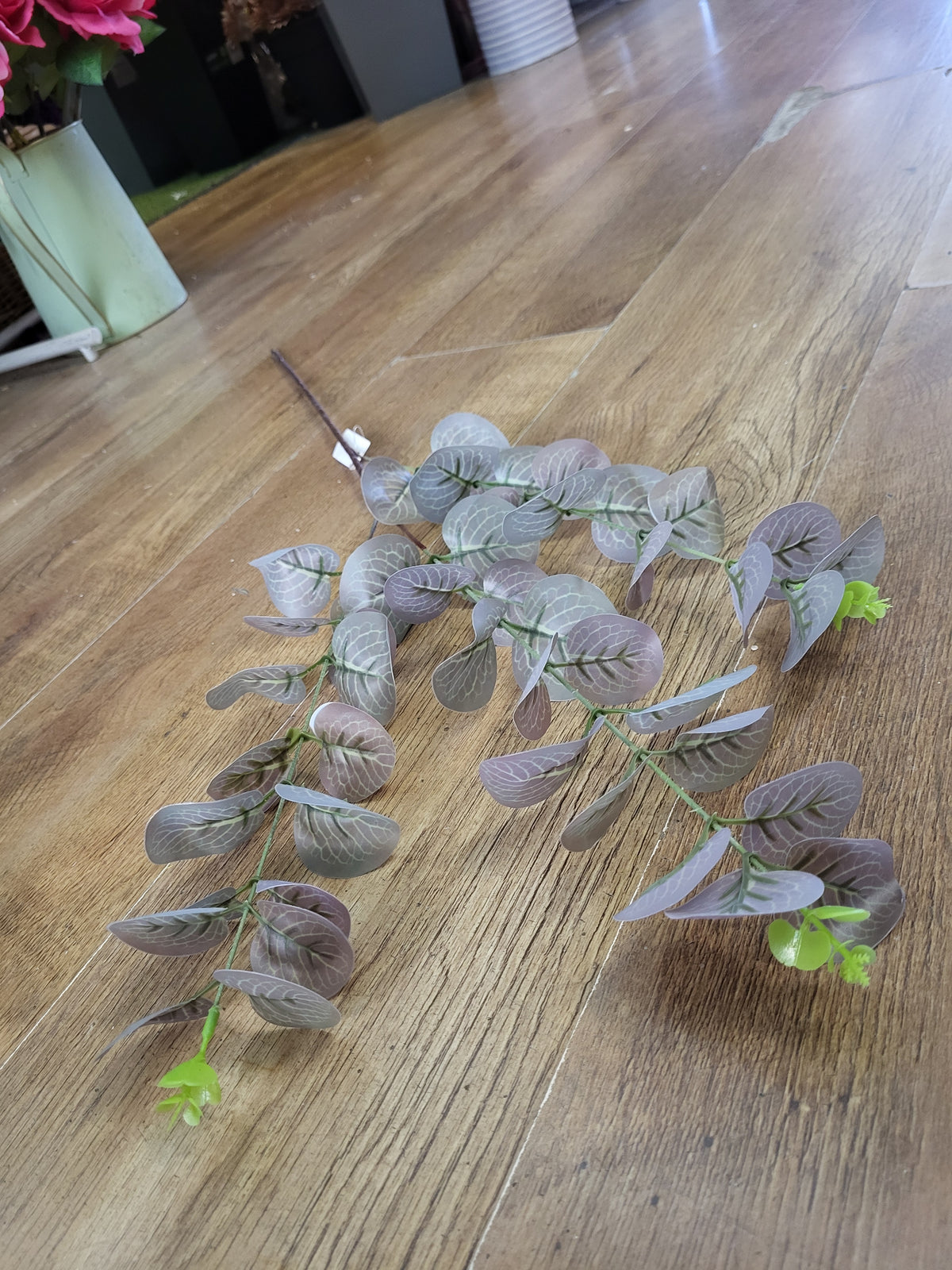 Bundle of 10 85cm long stem eucalyptus spray image 1