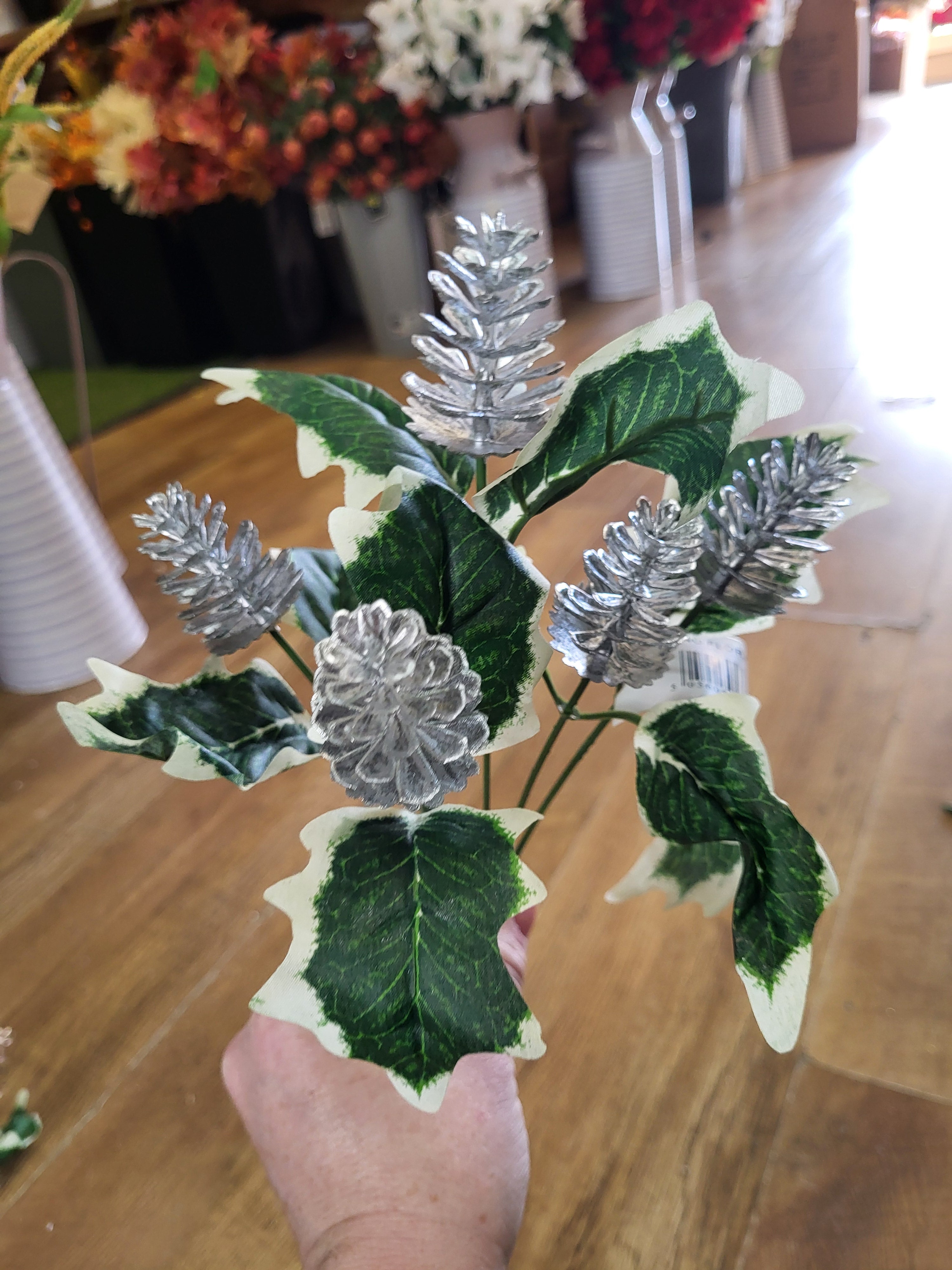 Variegated holly leaves with metallic cones - 3 colours available image 4