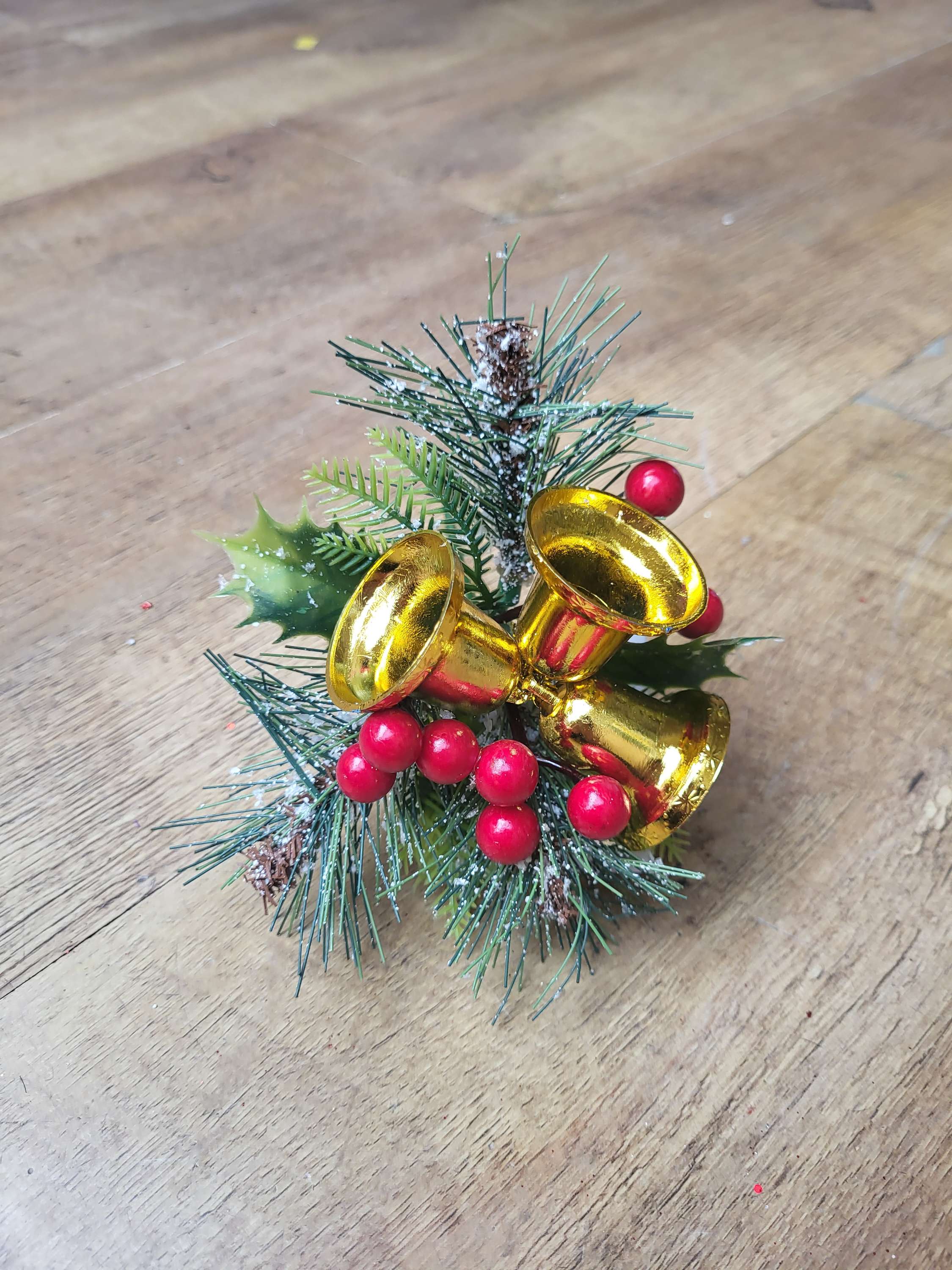 Gold bell pick image 3