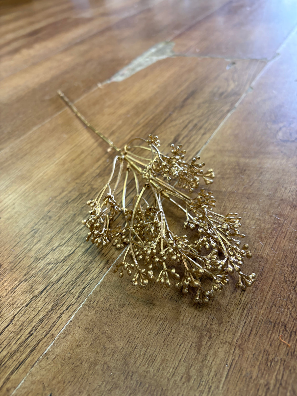 Gold felicity bud pick