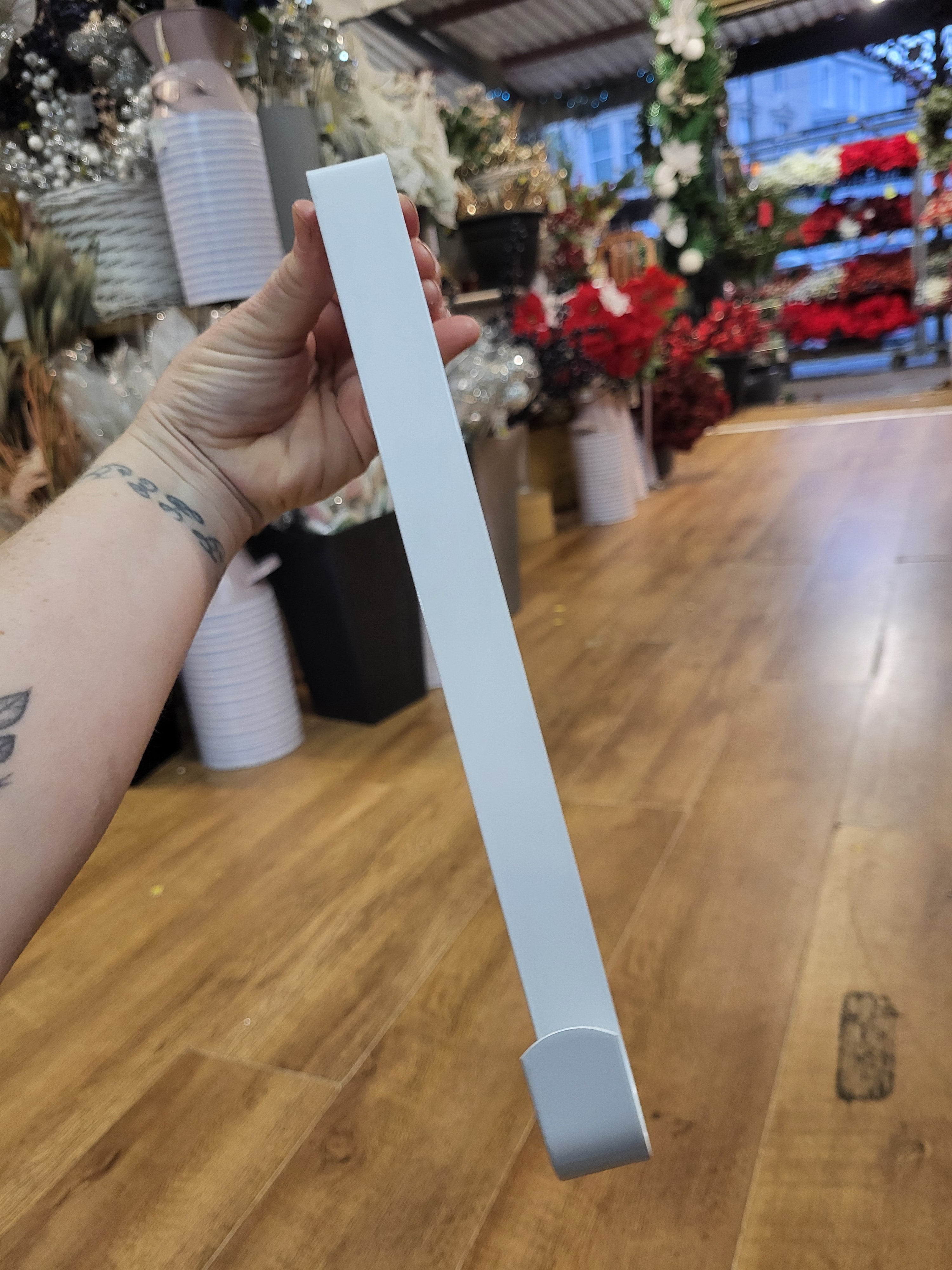 30cm white metal wreath hanger image 5