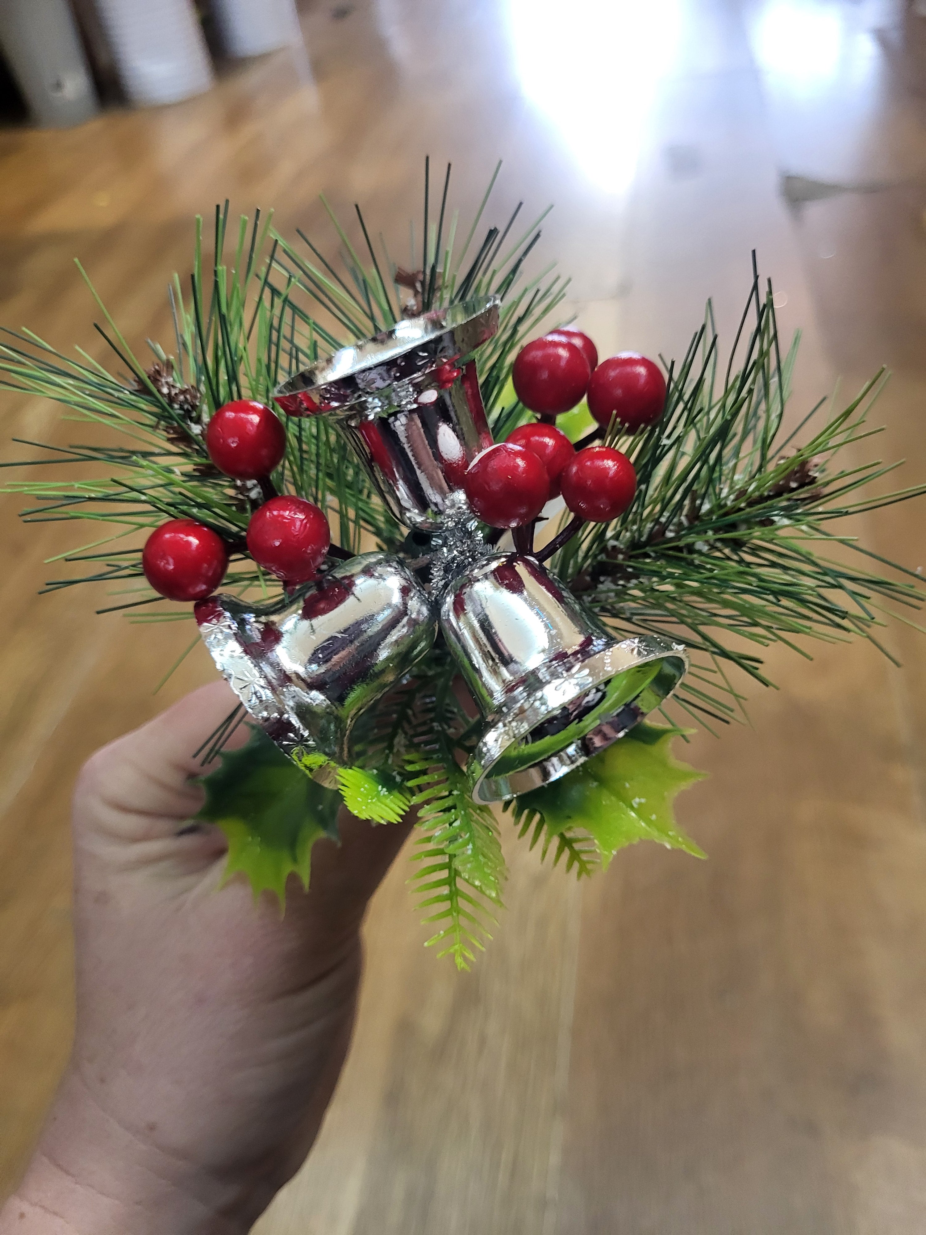 Silver bell pick image 0