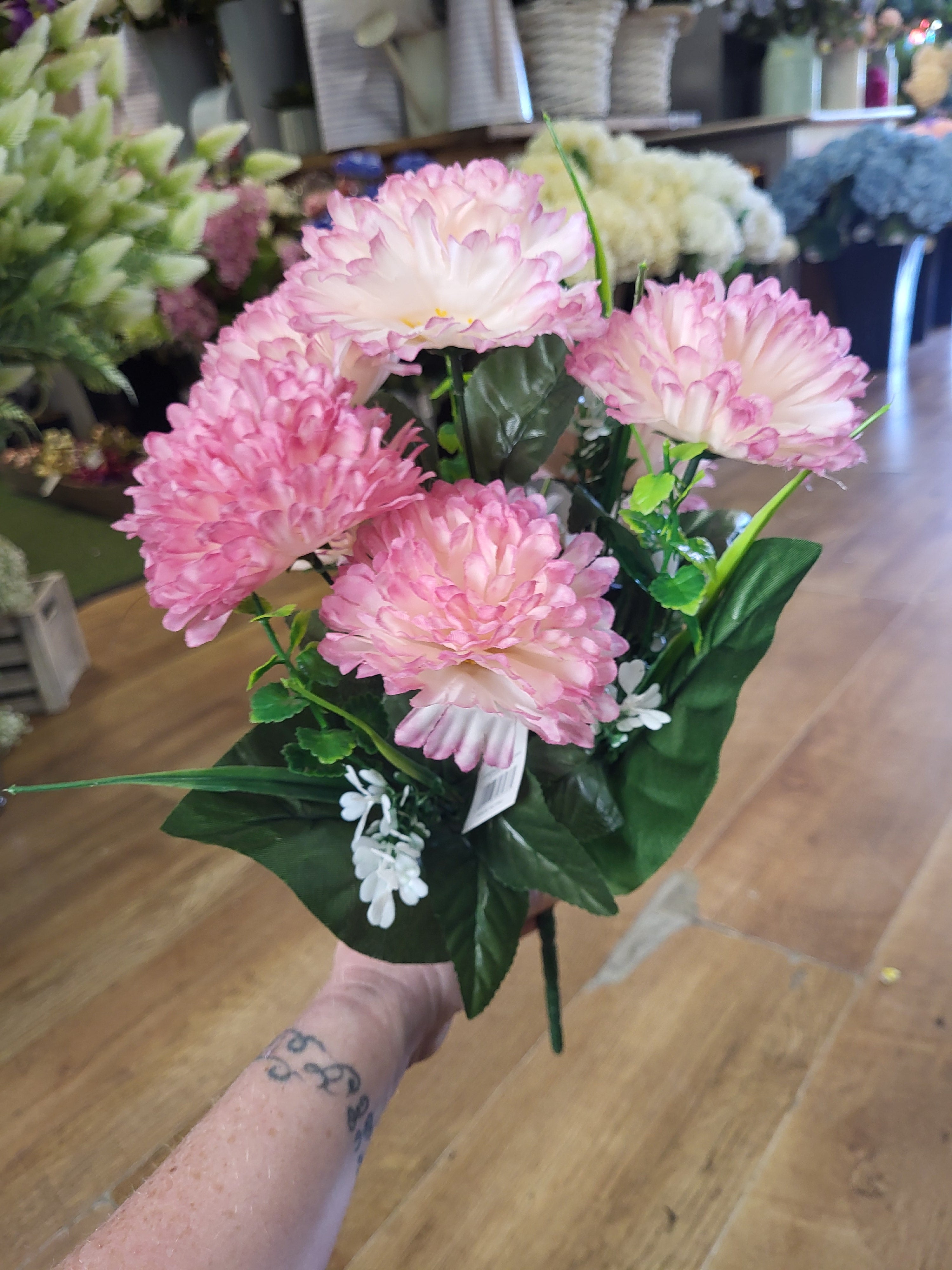 Large carnation bunch - 3 colours available image 3