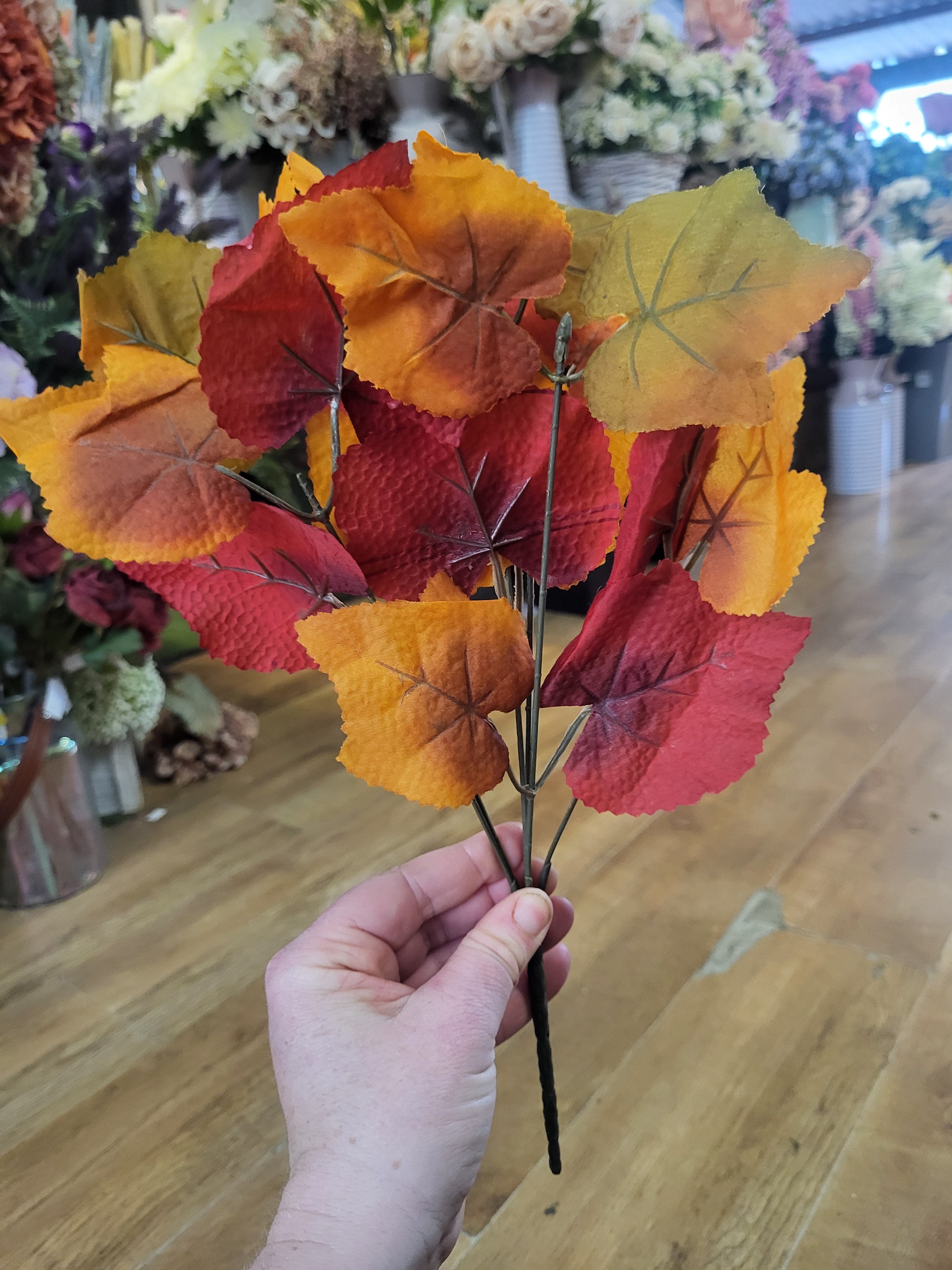 Maple leaf bunch - 3 colours available image 6