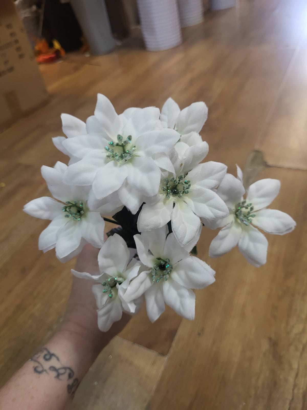 Mini poinsettia bunch  - 4 colours available image 3