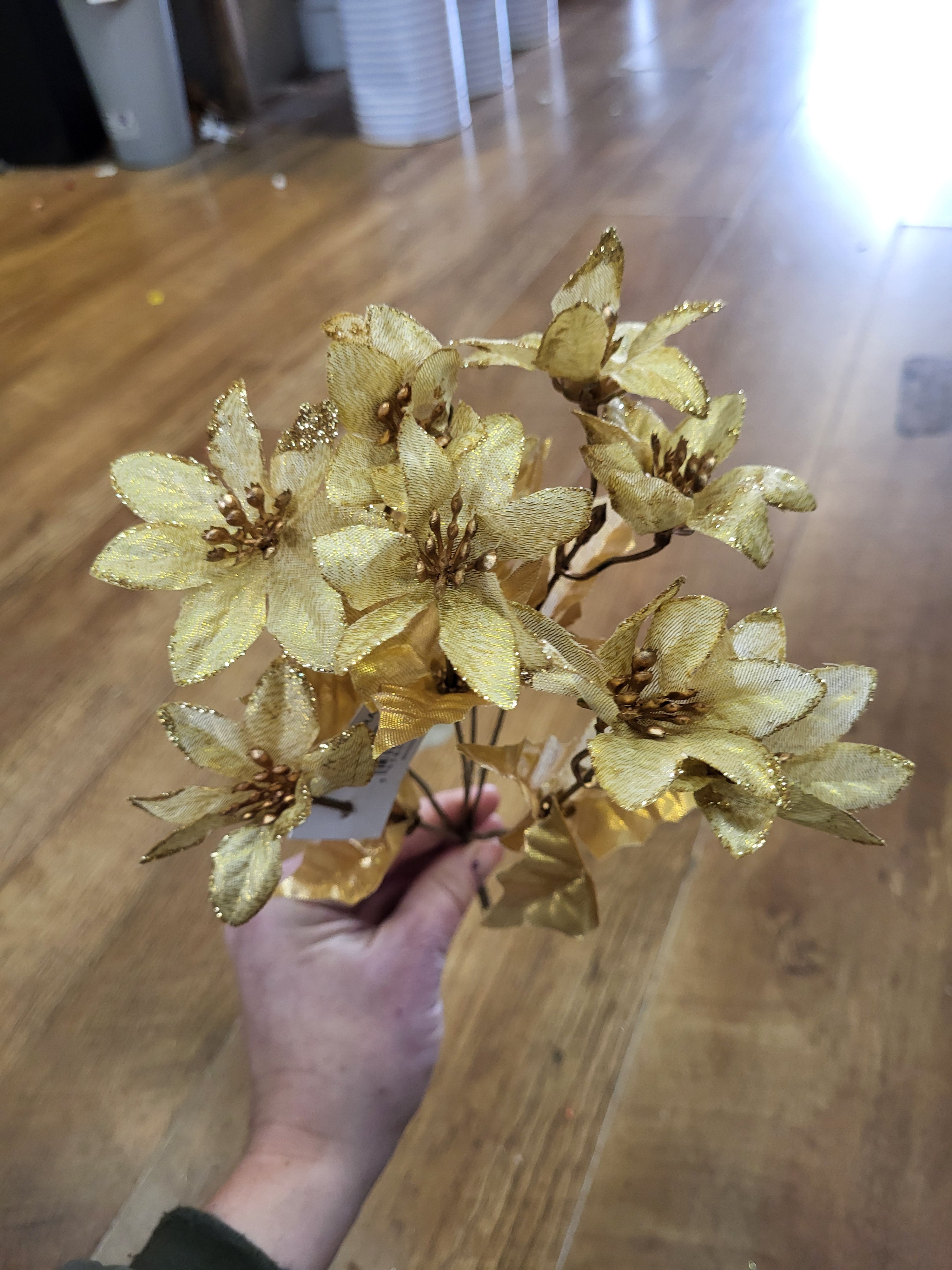 Metallic mini poinsettia bunch - 2 colours available image 6