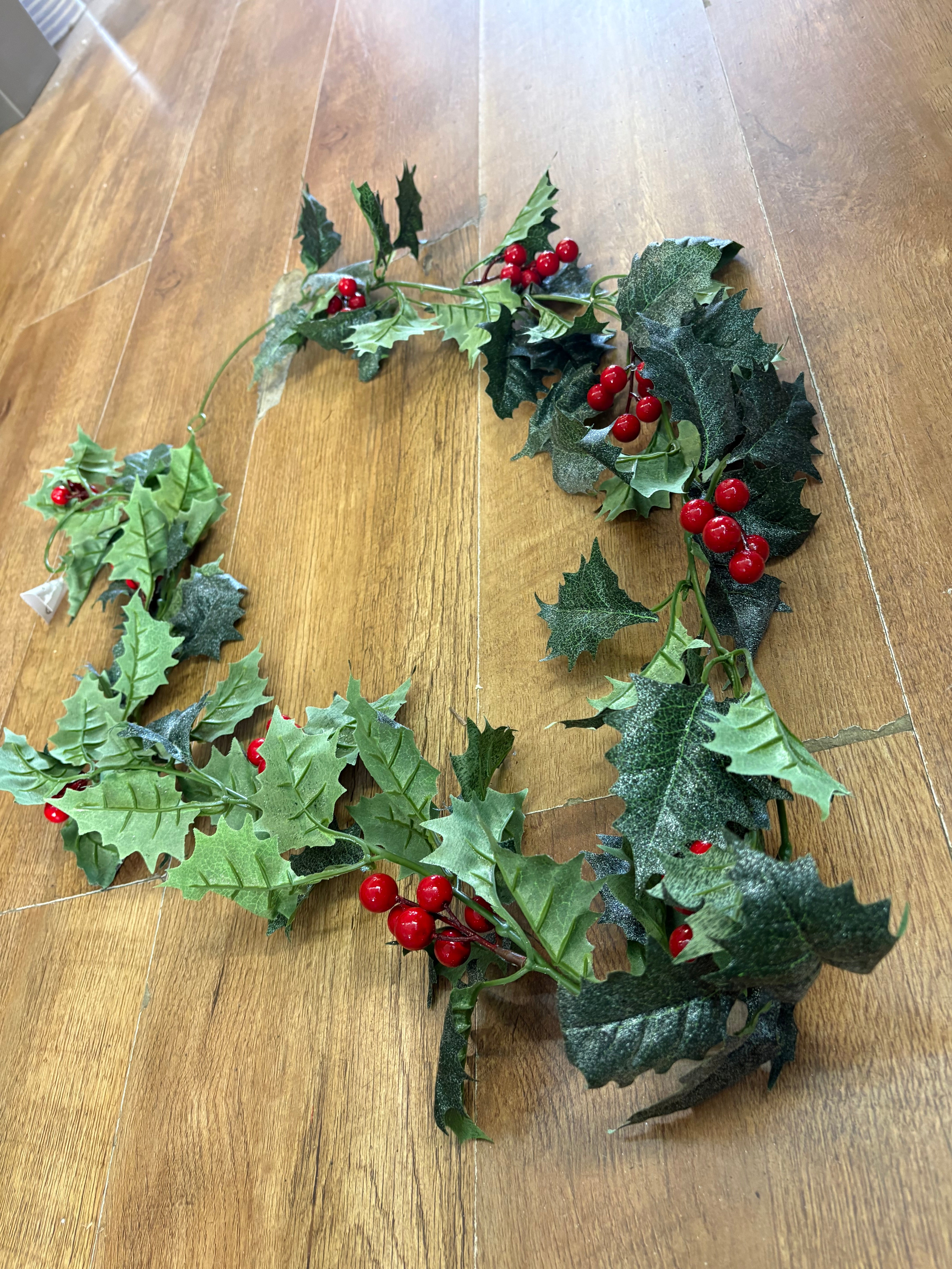 170cm glittered shimmery holly garland