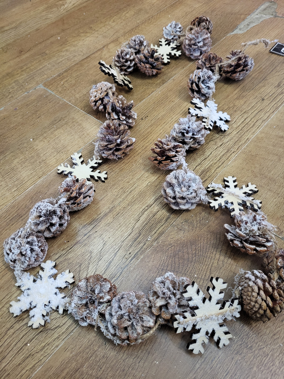 1.8m Frosted cone and wooden snowflake garland image 0