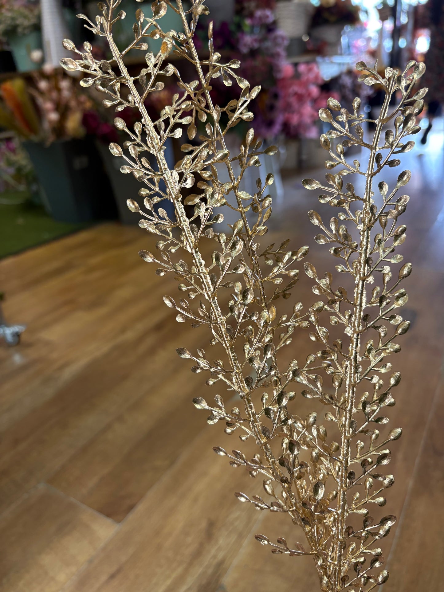 Long stem metallic gold berry filler