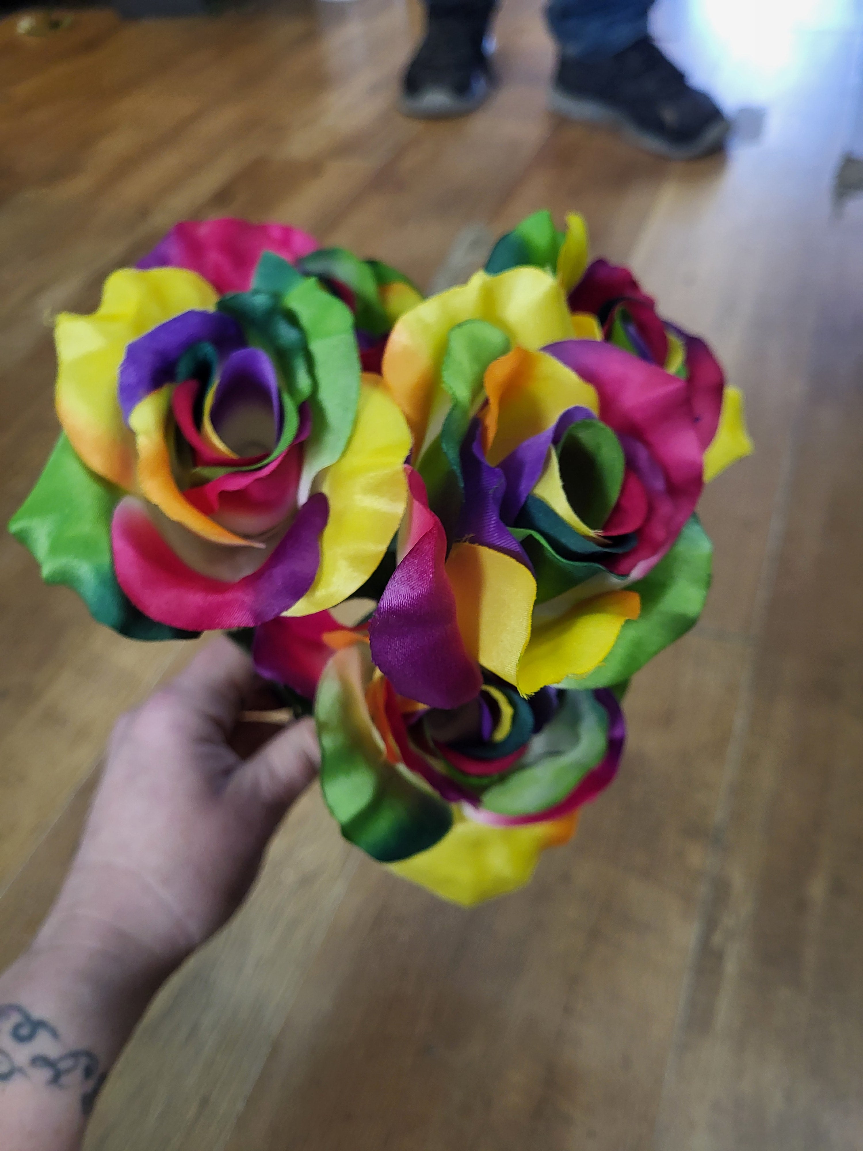 Rainbow Rose bunch image 0