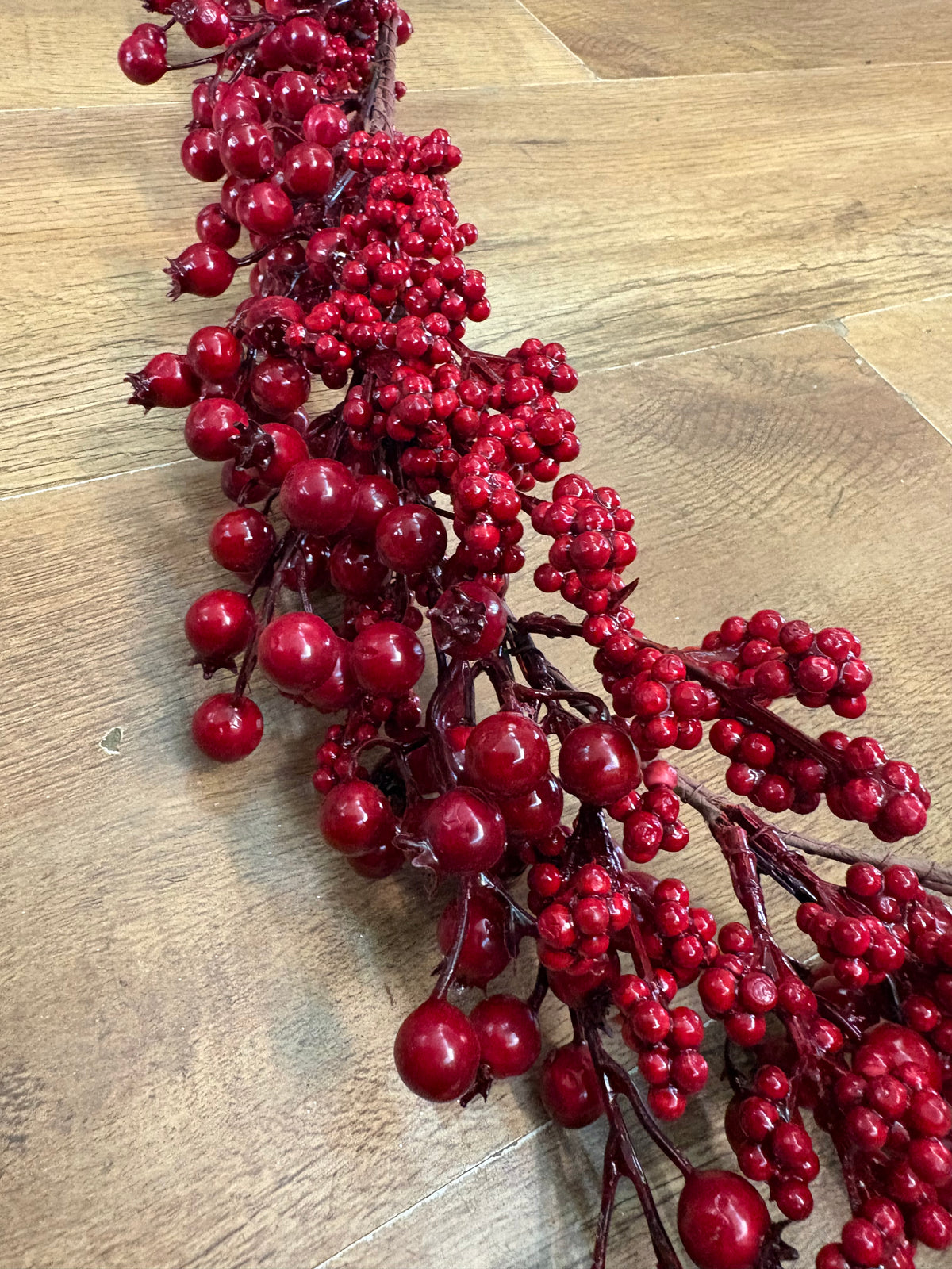120cm red mixed berries and rose hip garland