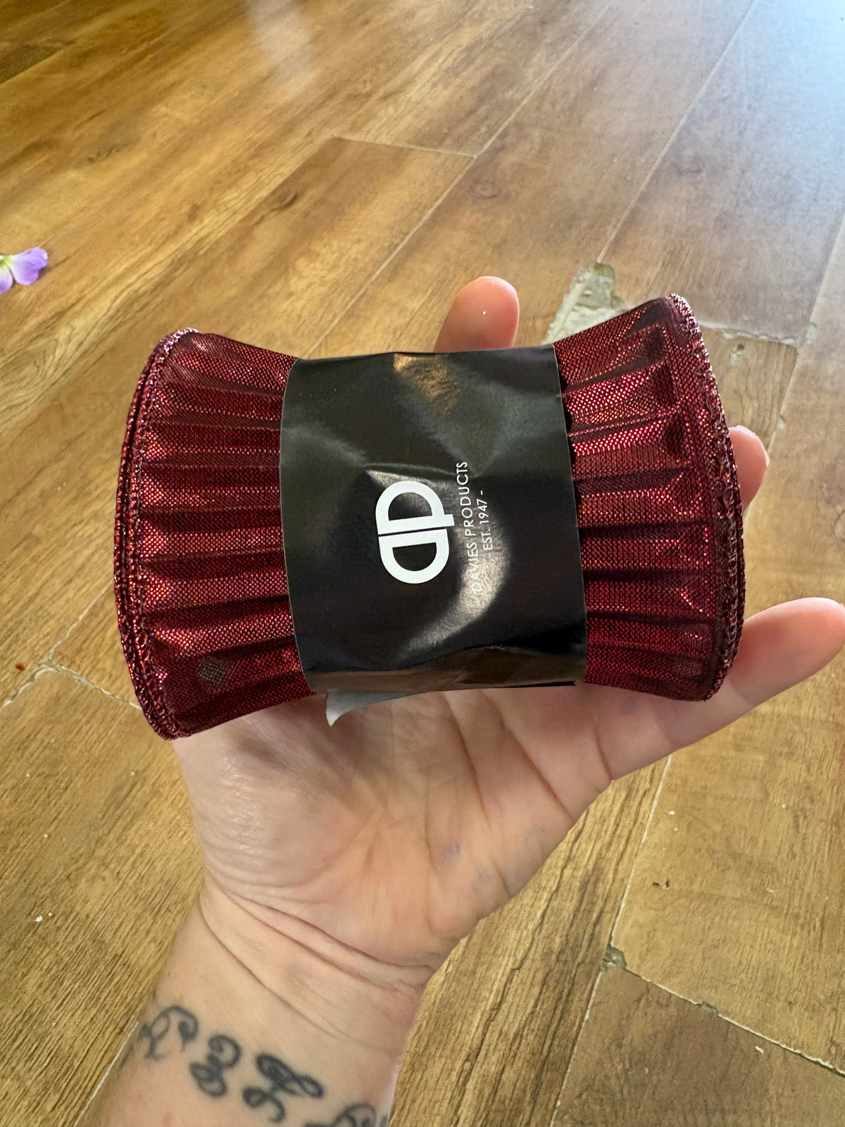2.7m wired shimmery red decorative ribbon