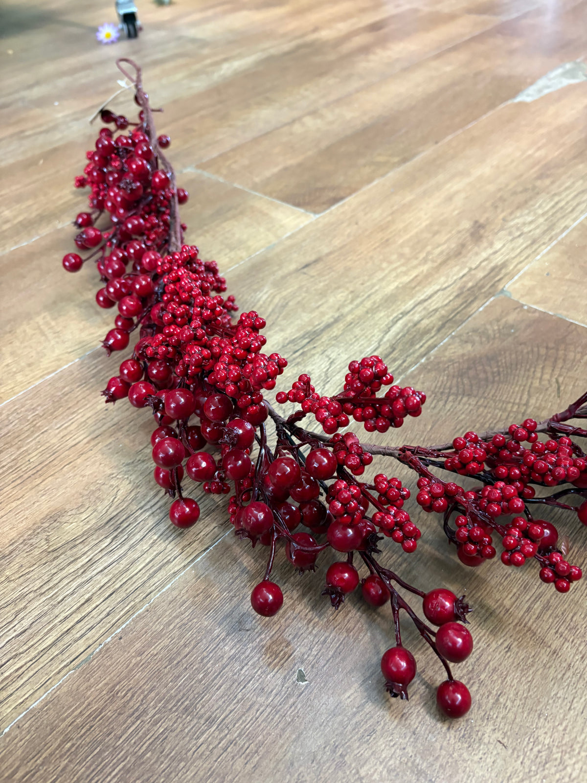 120cm red mixed berries and rose hip garland
