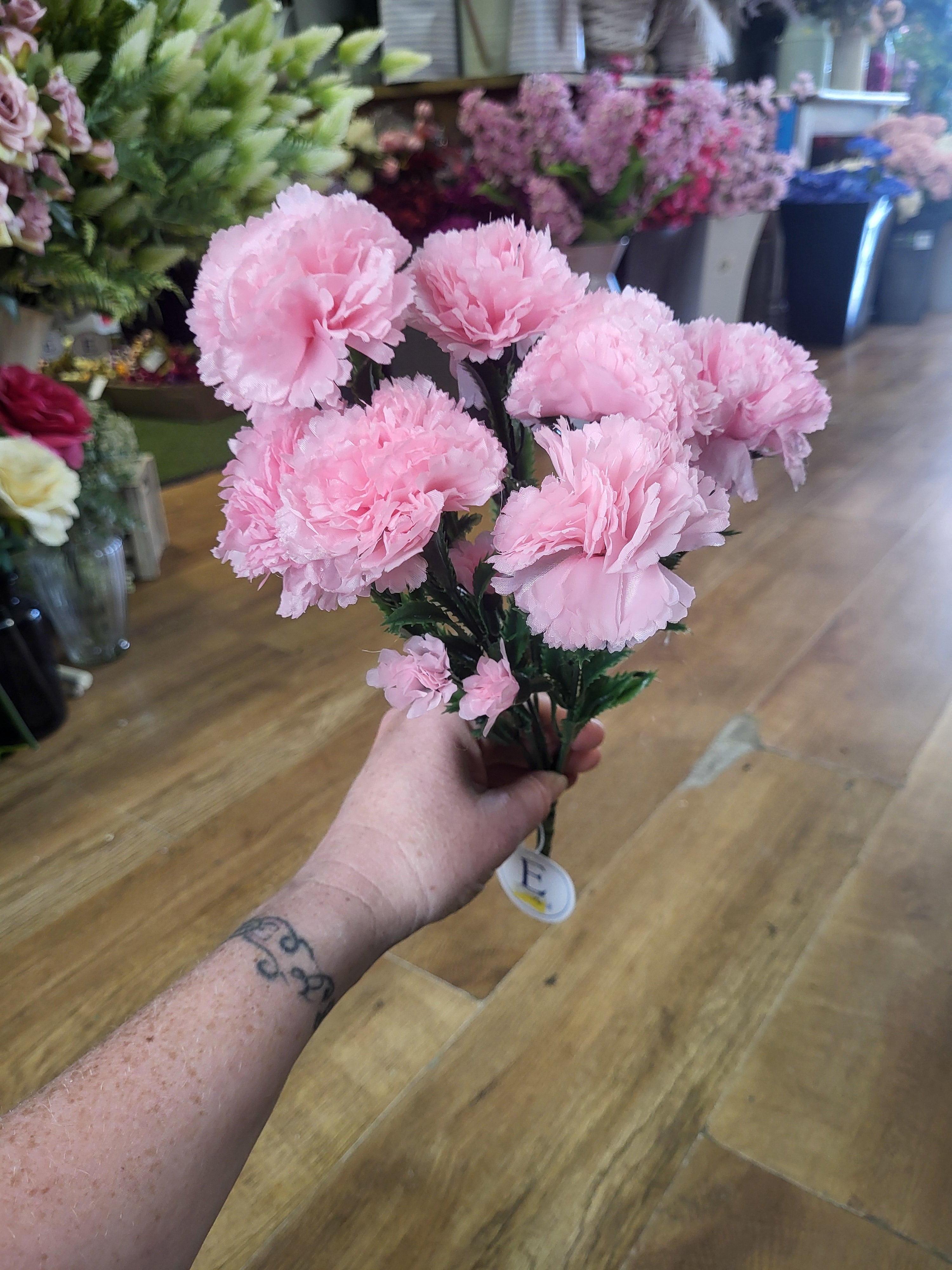 Big bunch of pink carnations image 2